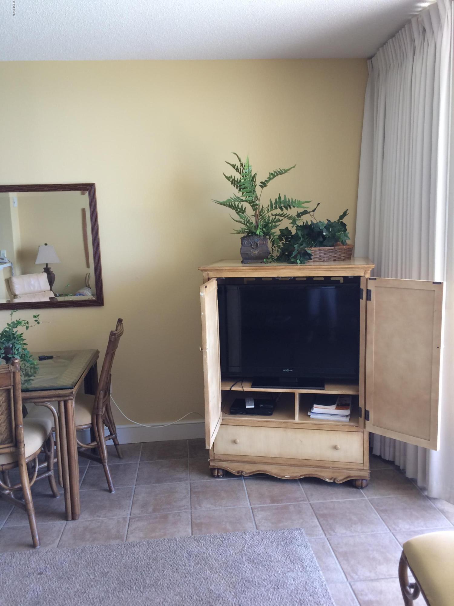 Majestic Beach Tower I - Residential