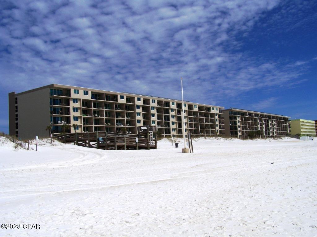 Breakers East - Residential