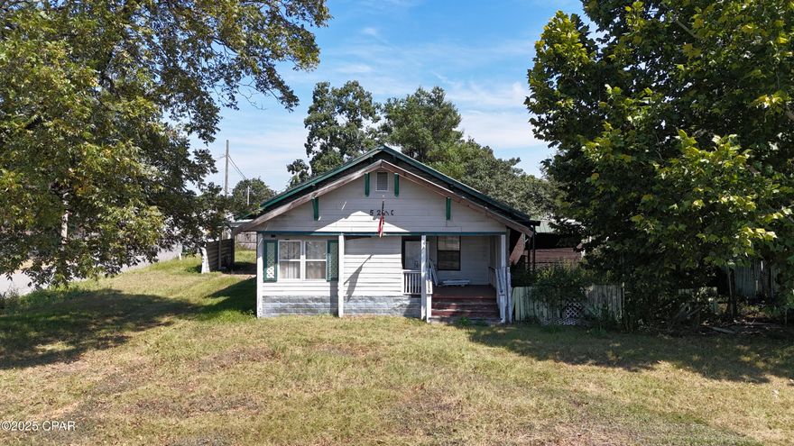 This 3-bedroom, 1-bathroom fixer-upper in Graceville, Florida, presents an excellent opportunity for those looking to invest in a property with great potential. Located just an hour from the gorgeous Panama City Beach, celebrated for its pristine white sands and crystal-clear waters, this home allows you to enjoy both the tranquility of small-town living and the excitement of beach days. With a little creativity, this property can be transformed into a cozy family residence or a profitable rental. All offers are welcome, making this a fantastic chance to make your mark on this charming home!