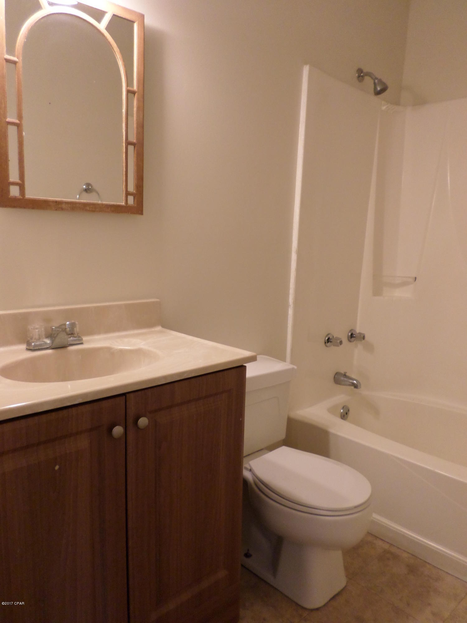 Pinnacle Pines Estate - Residential Lease