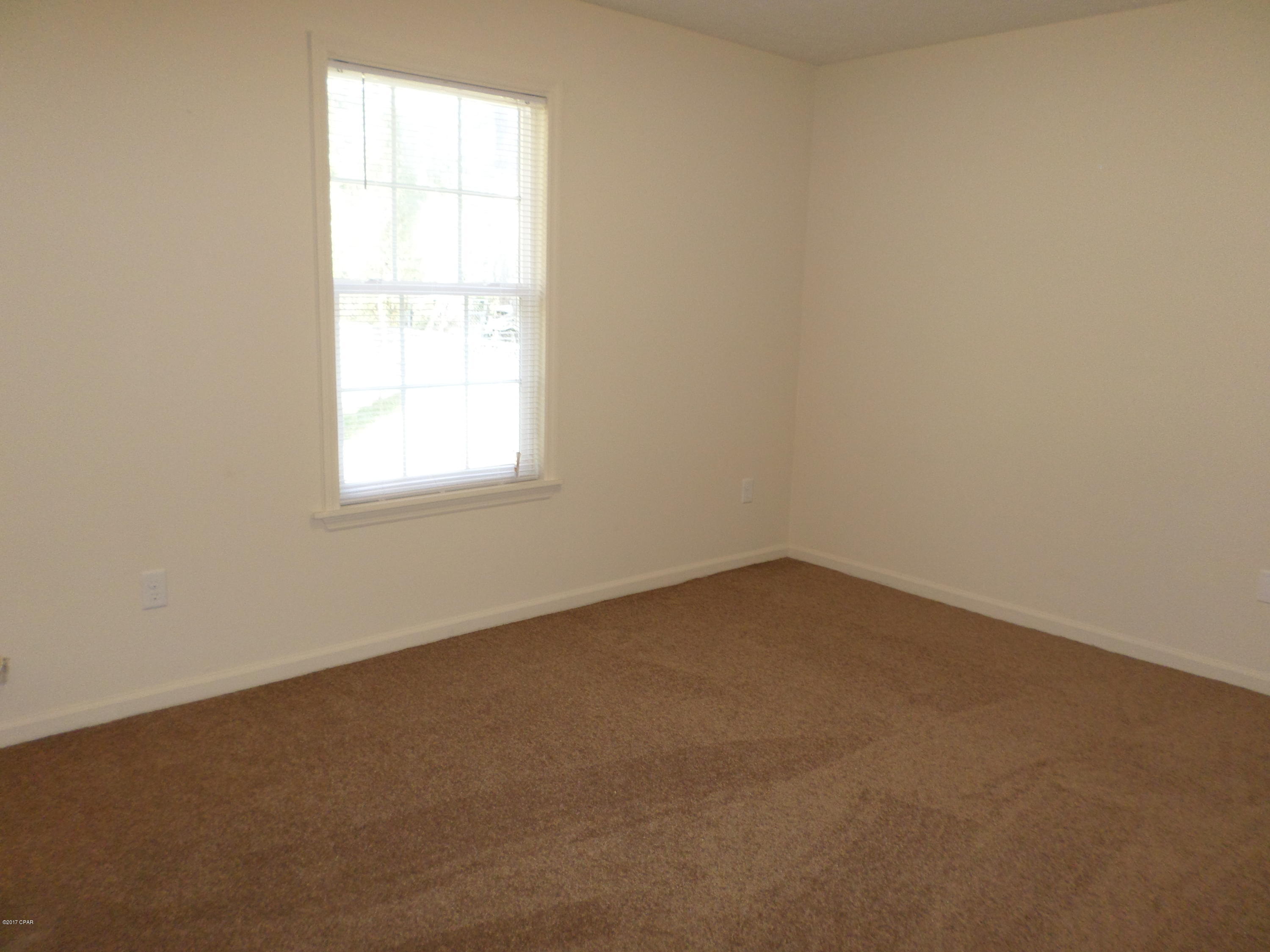 Pinnacle Pines Estate - Residential Lease