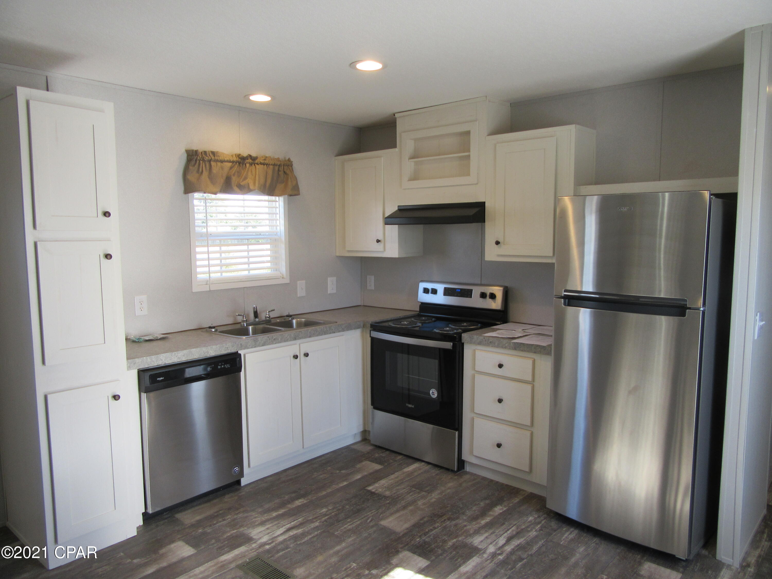 [No Recorded Subdiv] - Residential Lease