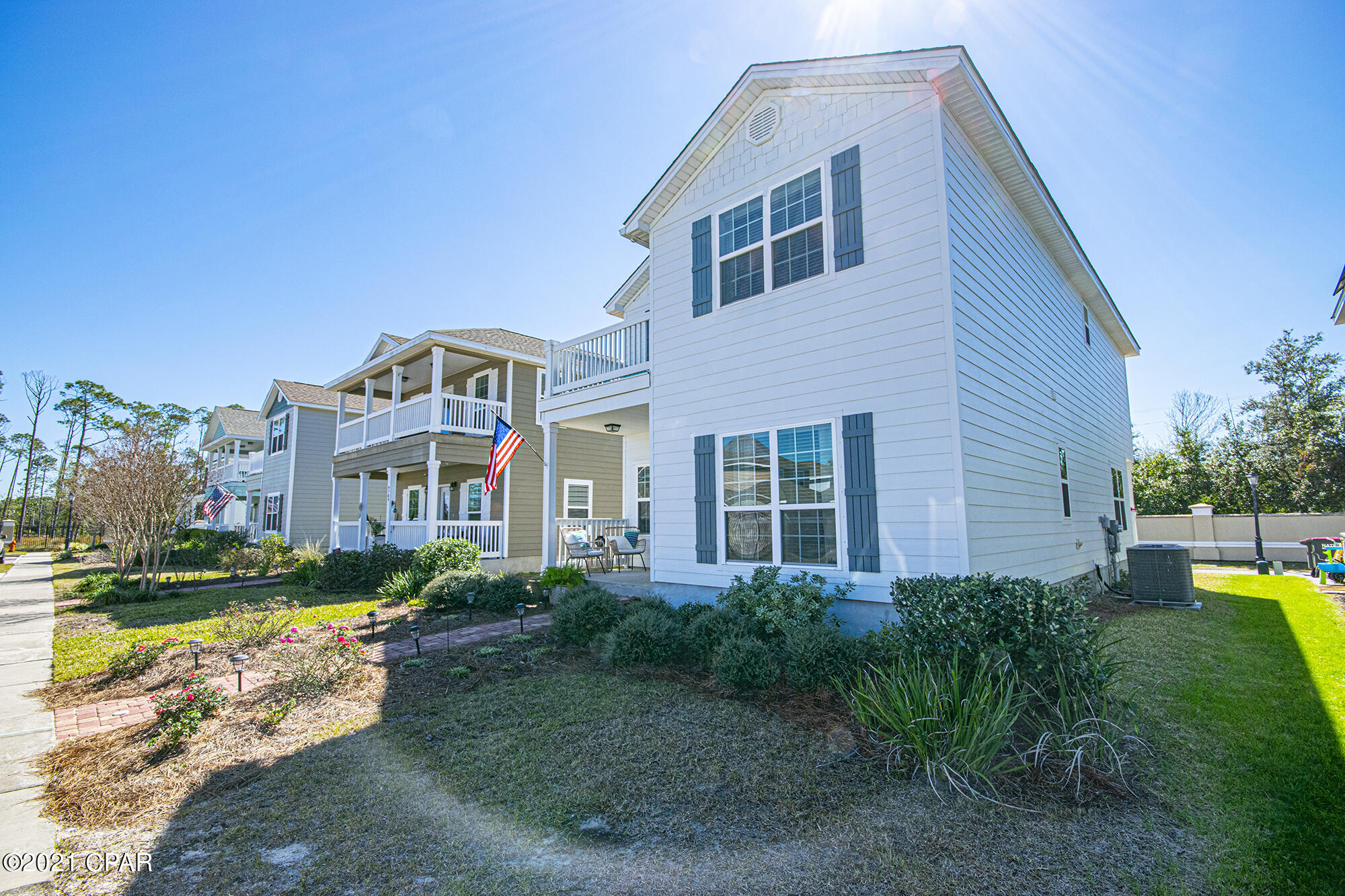 Magnolia Bay Club - Residential