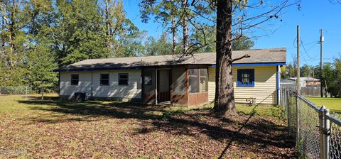 A home in Blountstown