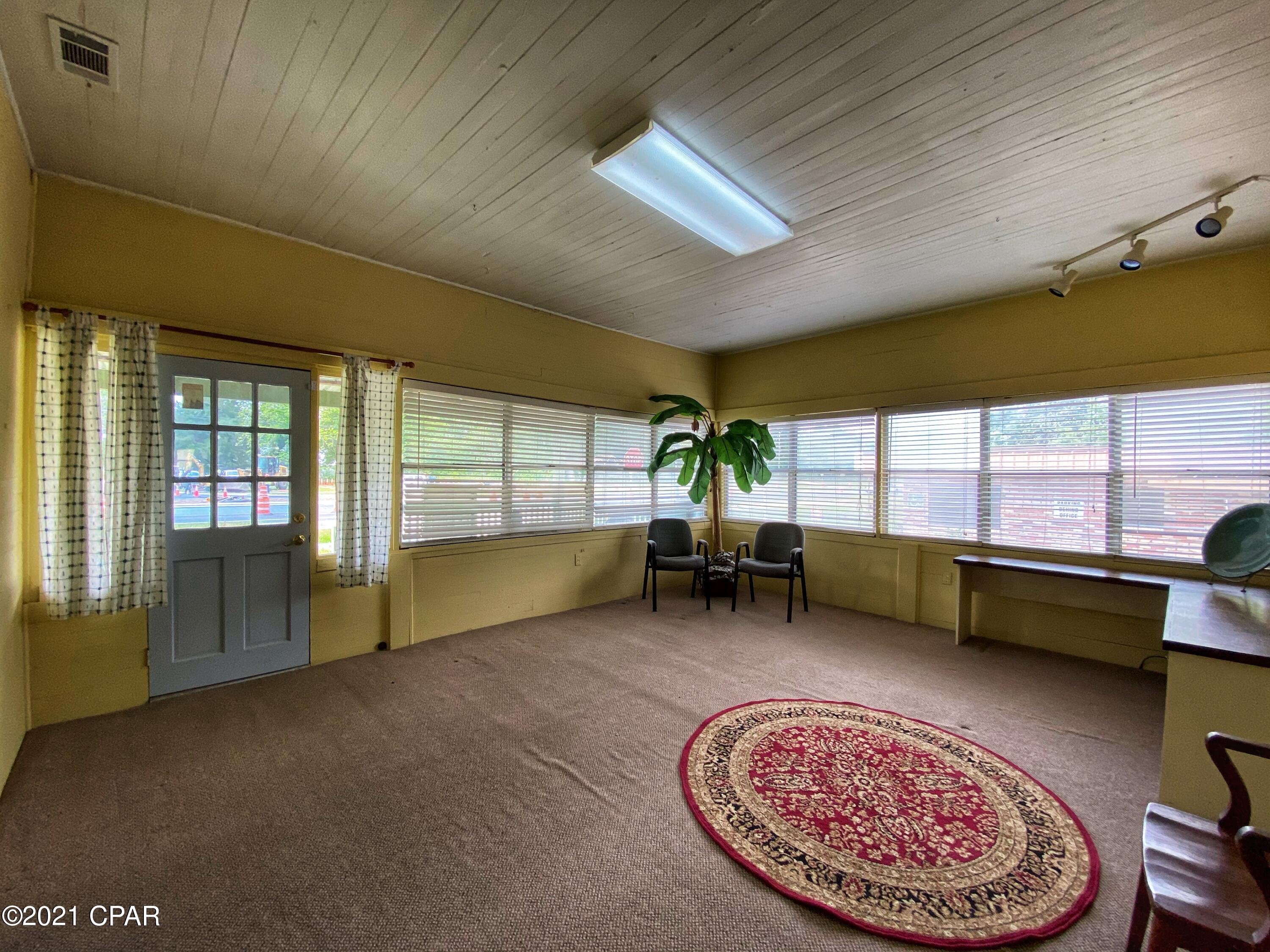 [No Recorded Subdiv] - Commercial Sale