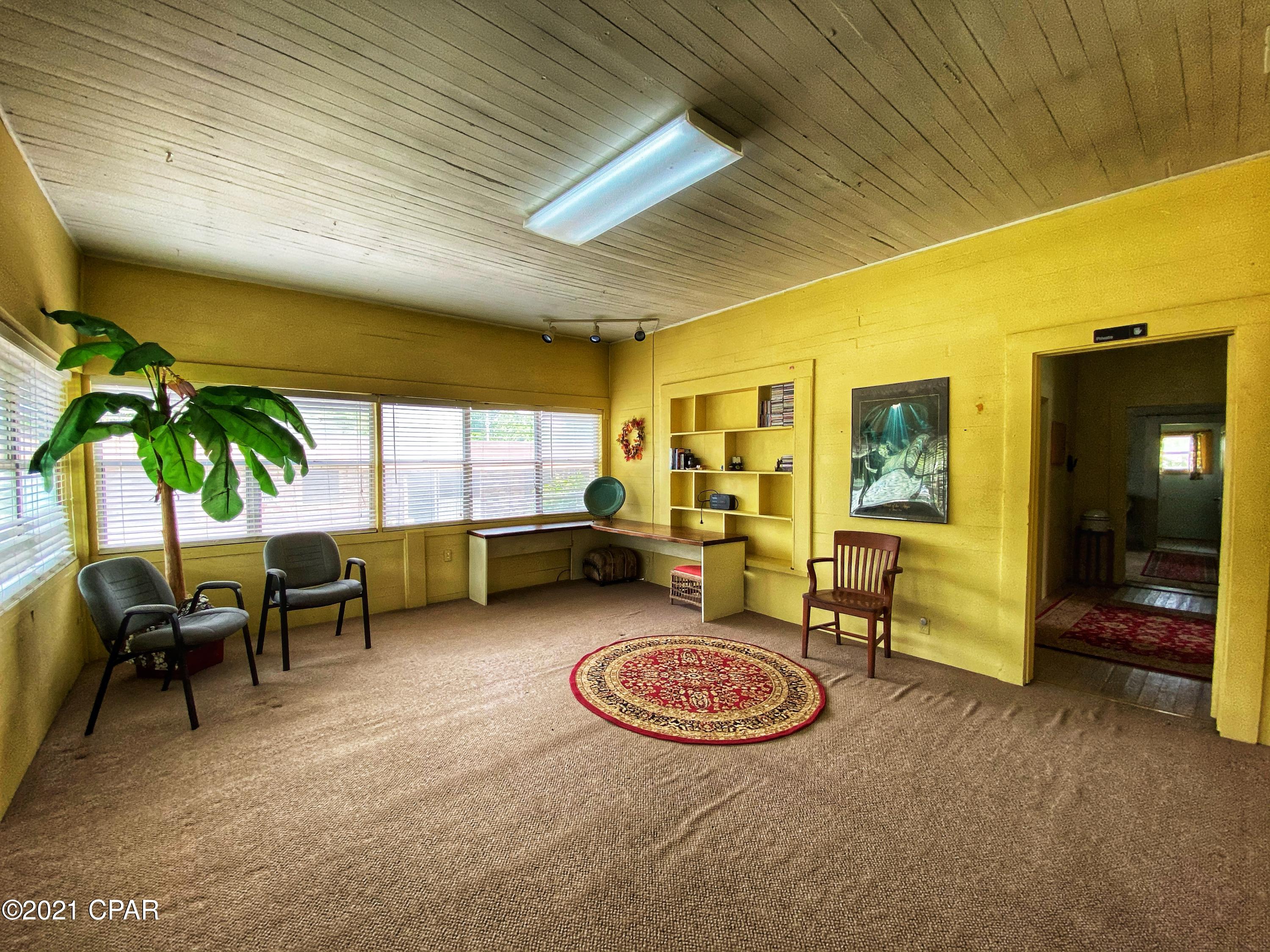 [No Recorded Subdiv] - Commercial Sale