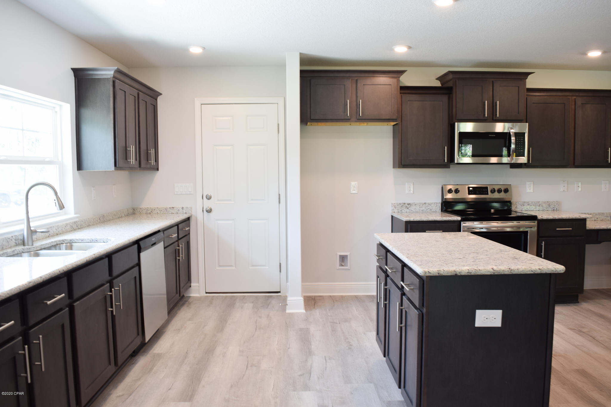 Lake Merial - Residential