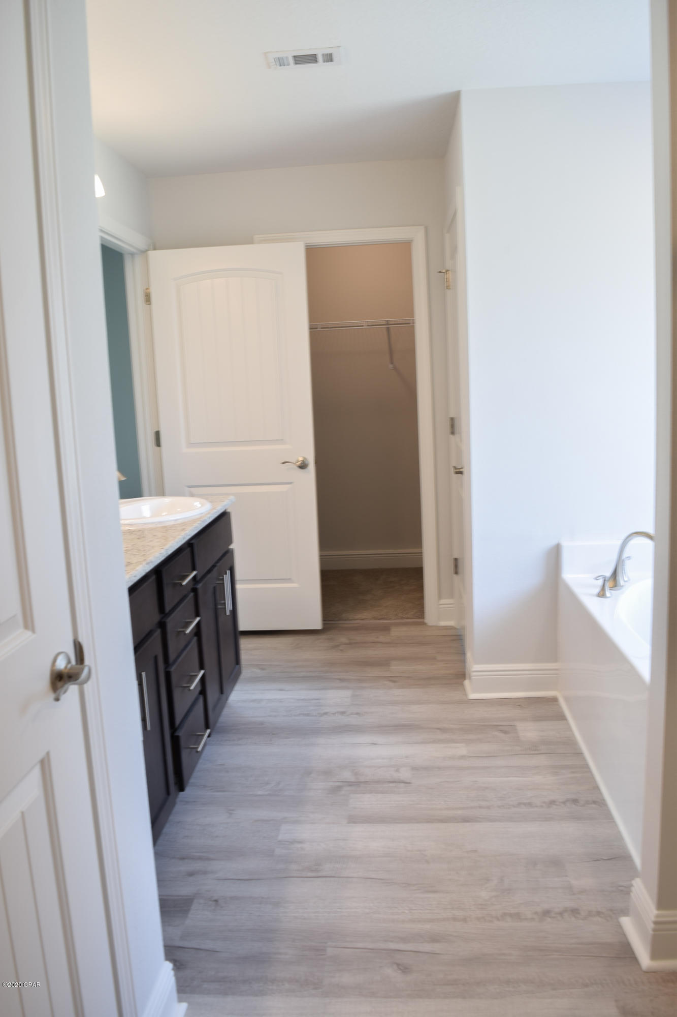 Lake Merial - Residential