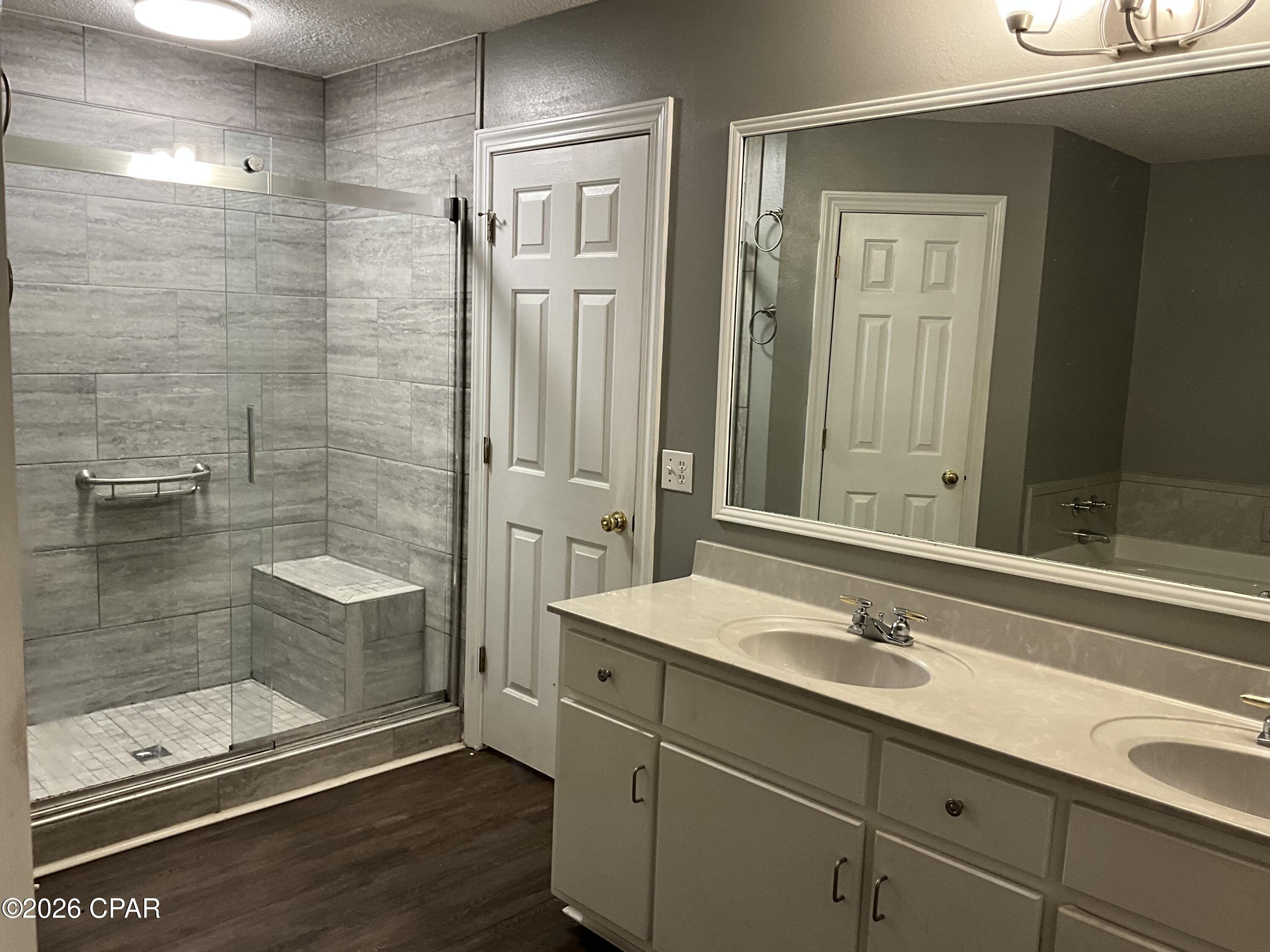 Ten Lakes Estates - Residential