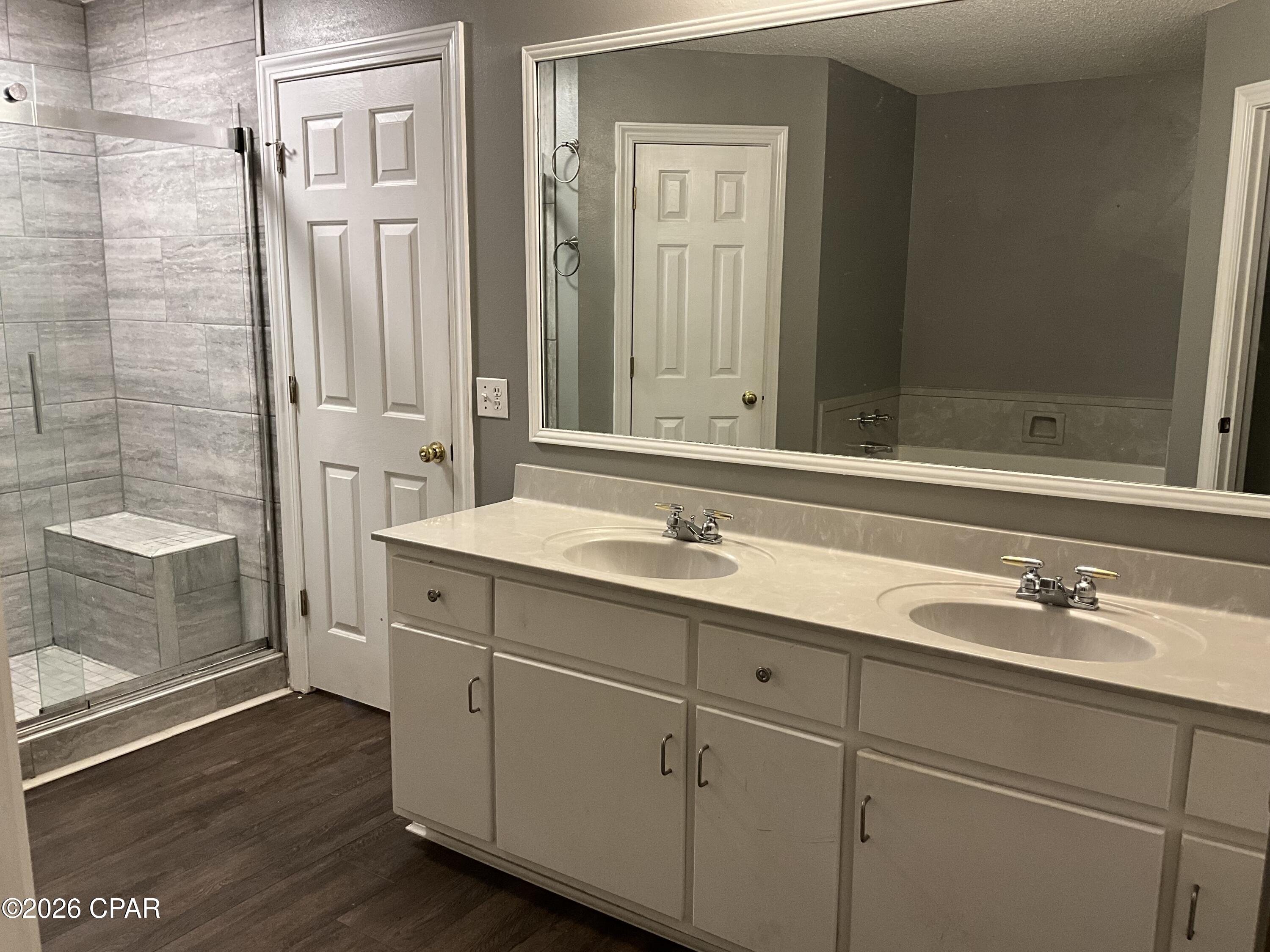 Ten Lakes Estates - Residential