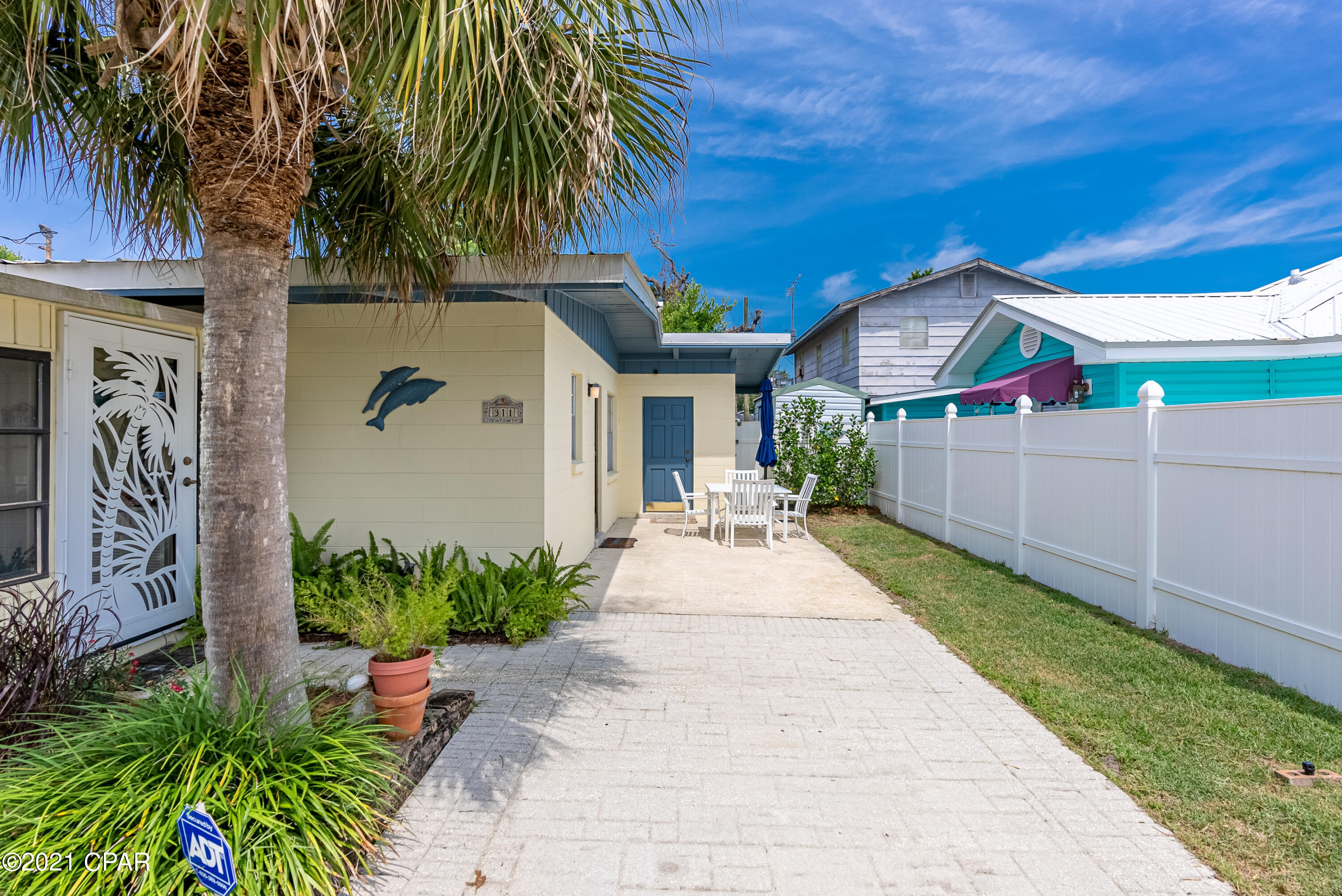 Laguna Beach Estates 6th Add - Residential