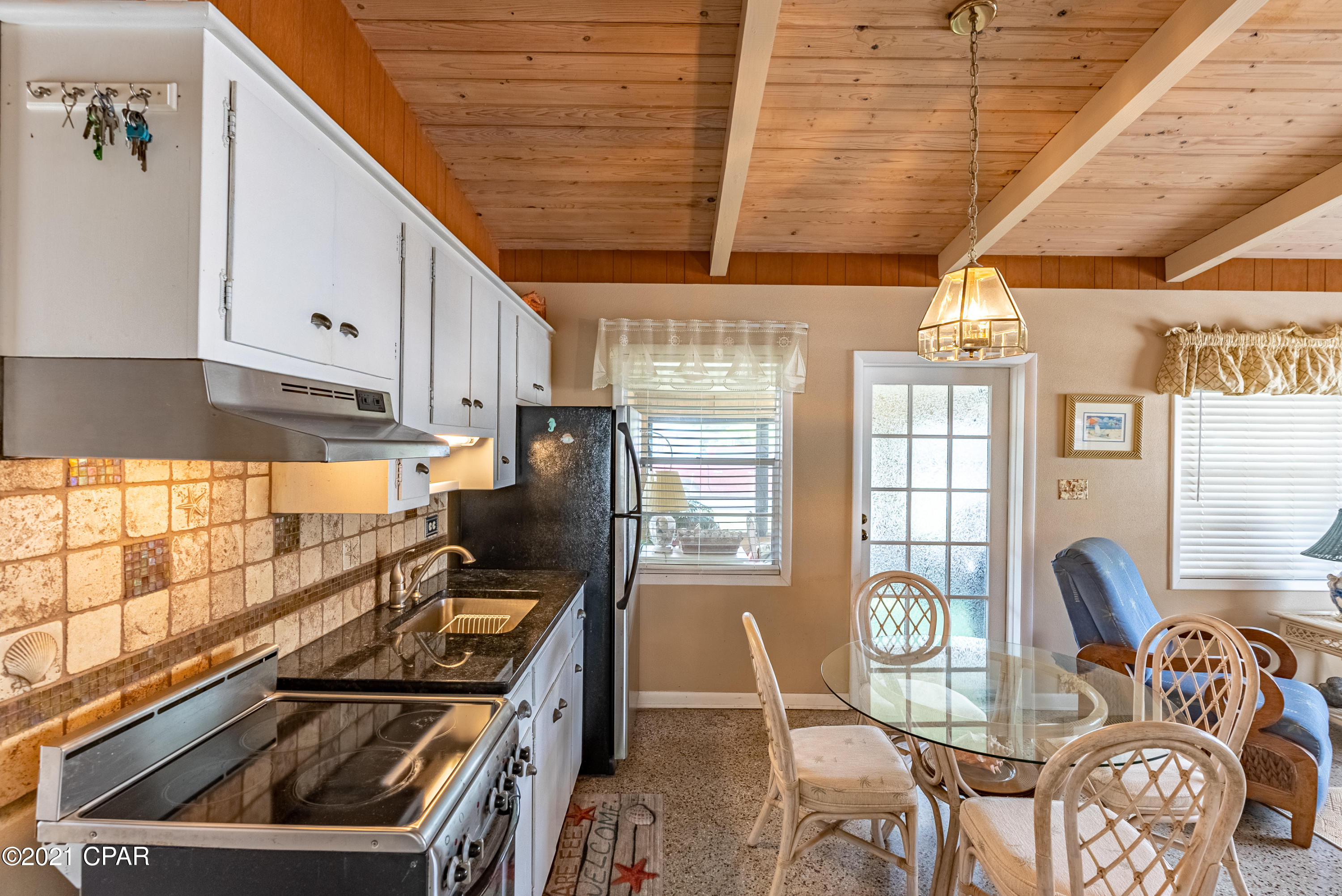 Laguna Beach Estates 6th Add - Residential