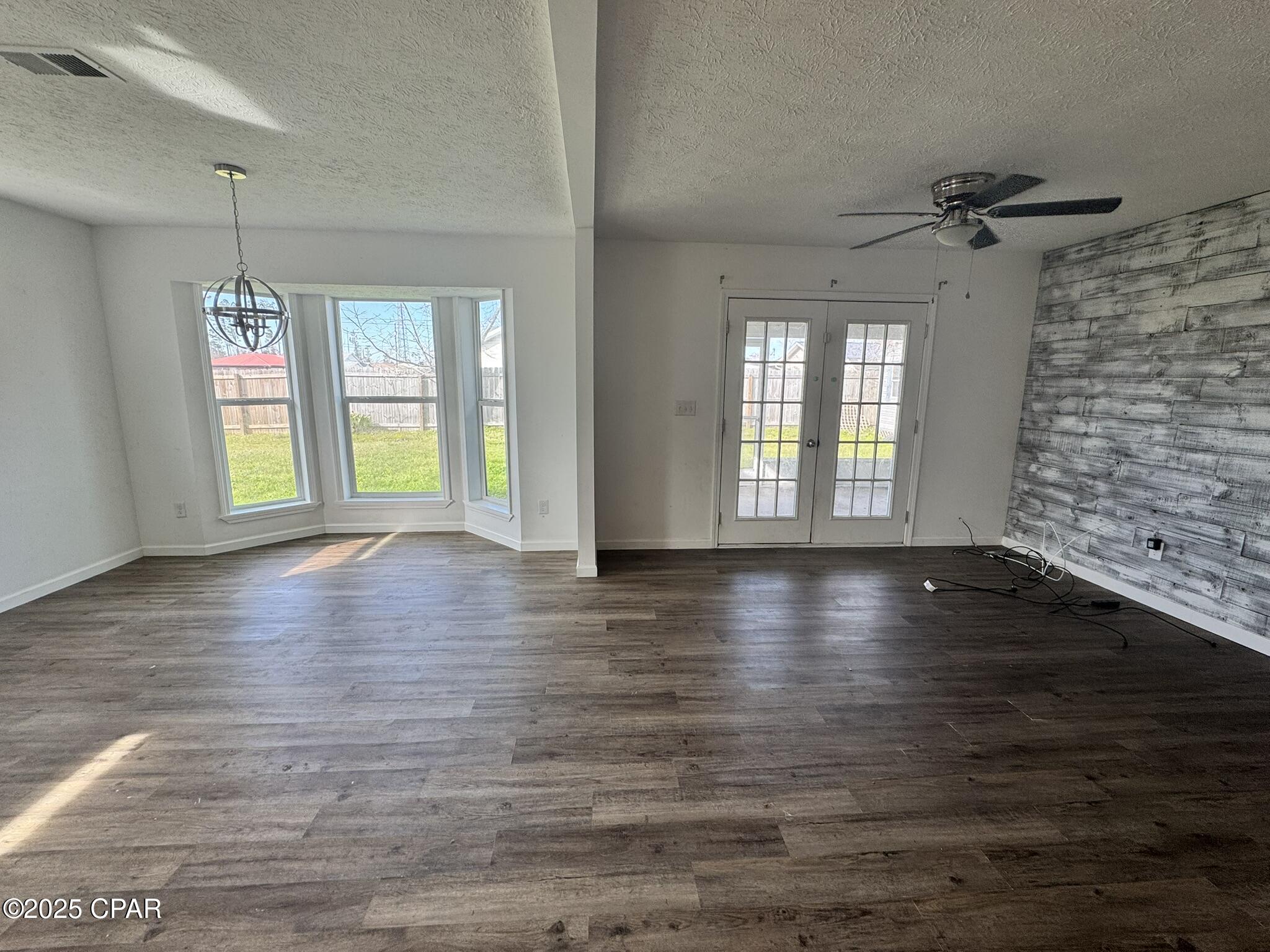 Pine Forest Est Ph 1 - Residential