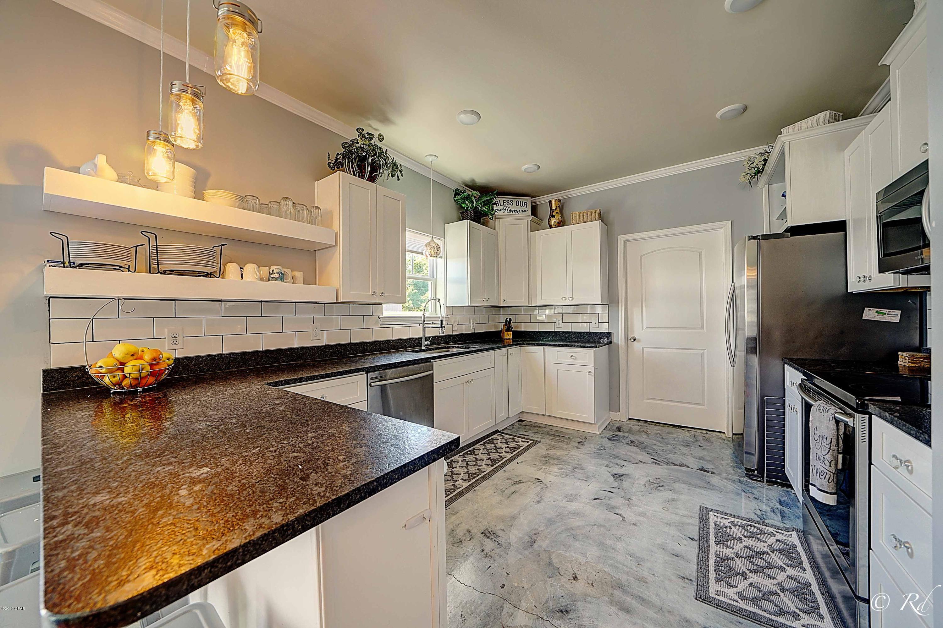 Laguna Beach Estates 7th Add - Residential