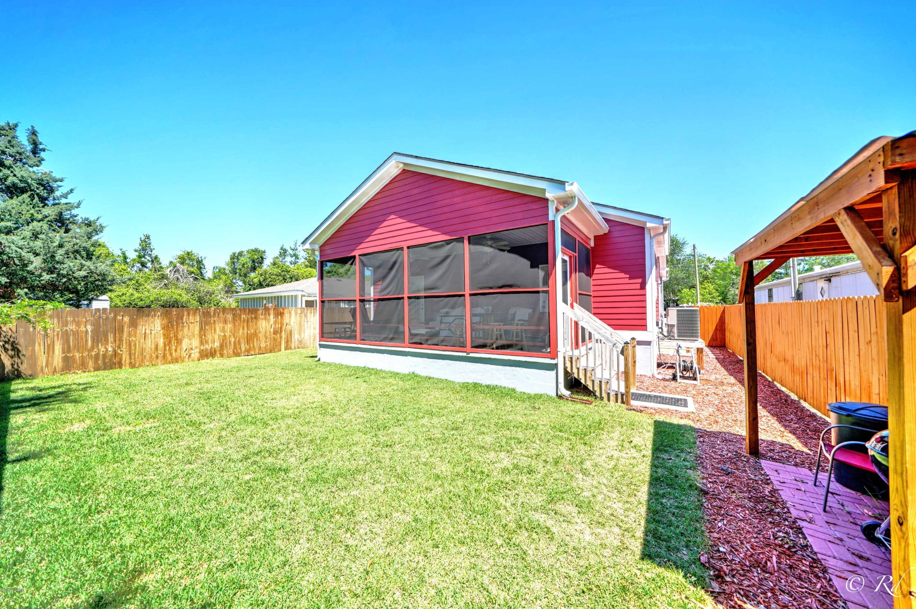 Laguna Beach Estates 7th Add - Residential