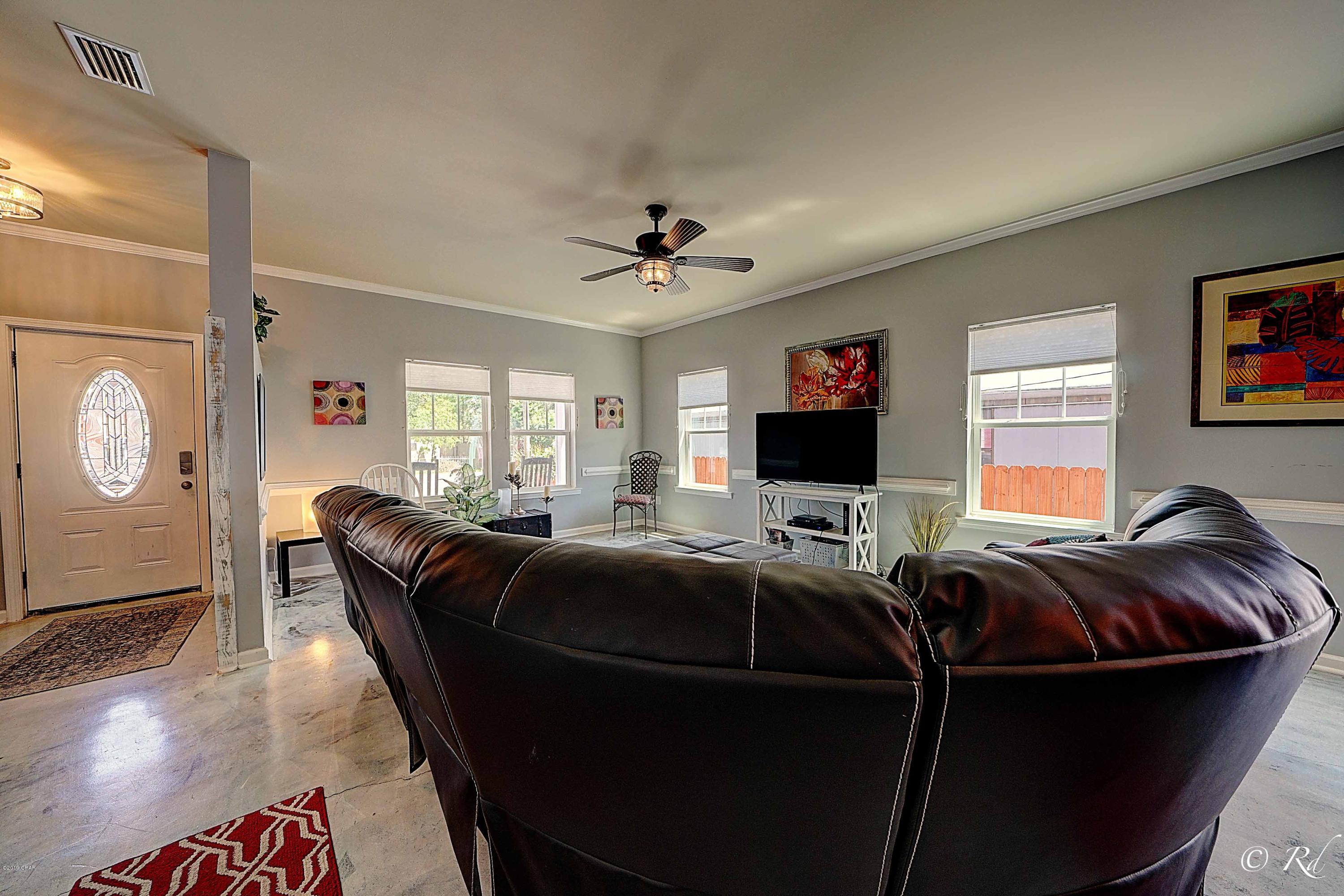 Laguna Beach Estates 7th Add - Residential