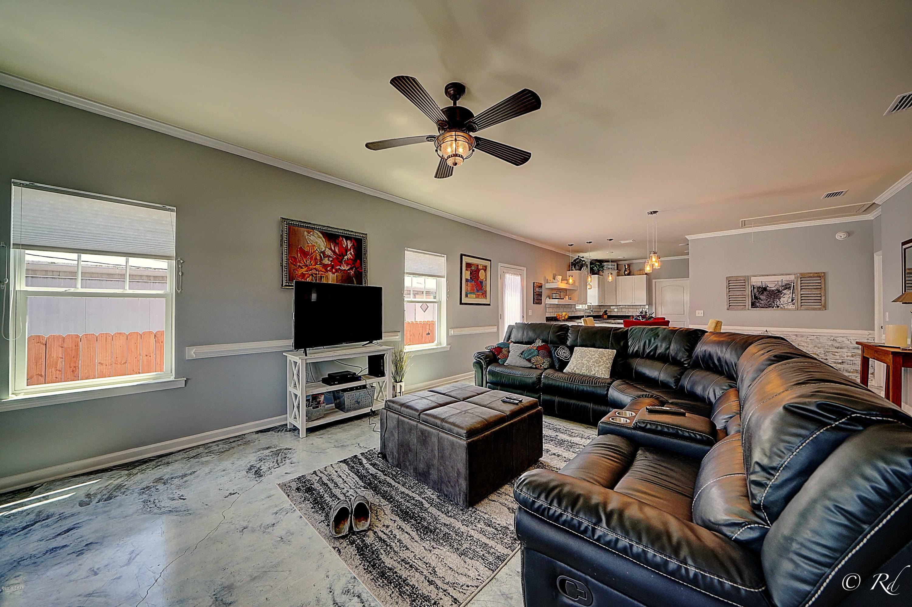 Laguna Beach Estates 7th Add - Residential