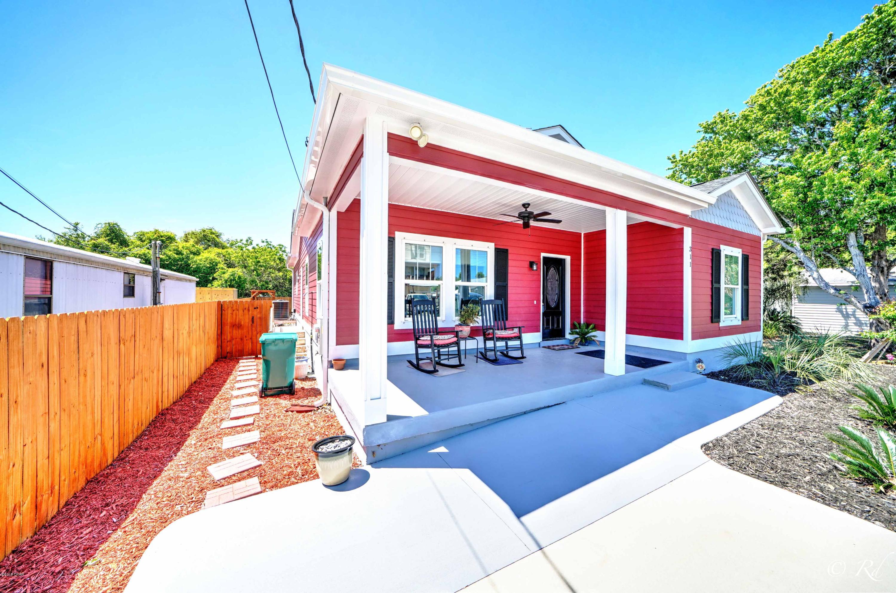 Laguna Beach Estates 7th Add - Residential