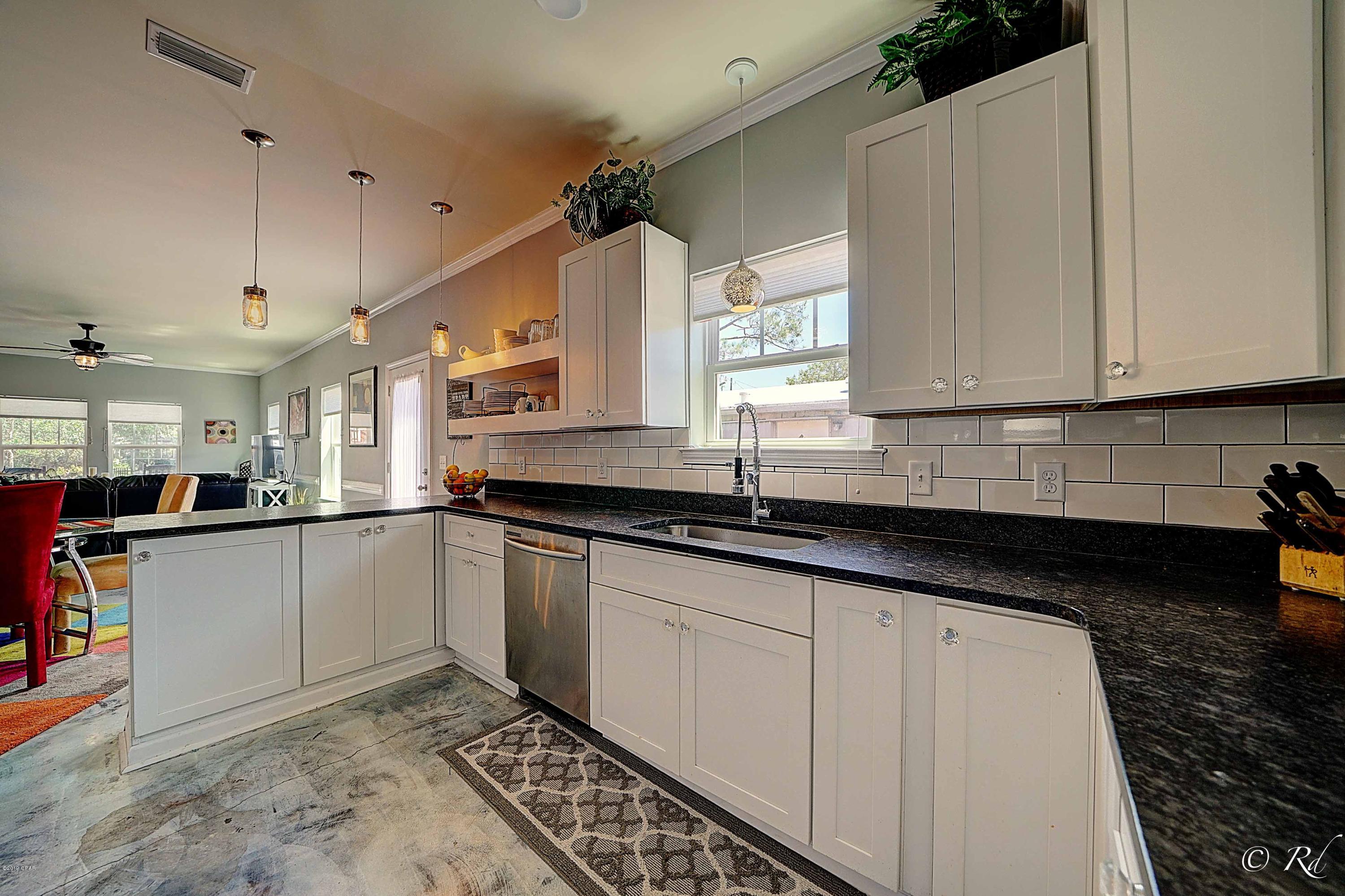 Laguna Beach Estates 7th Add - Residential