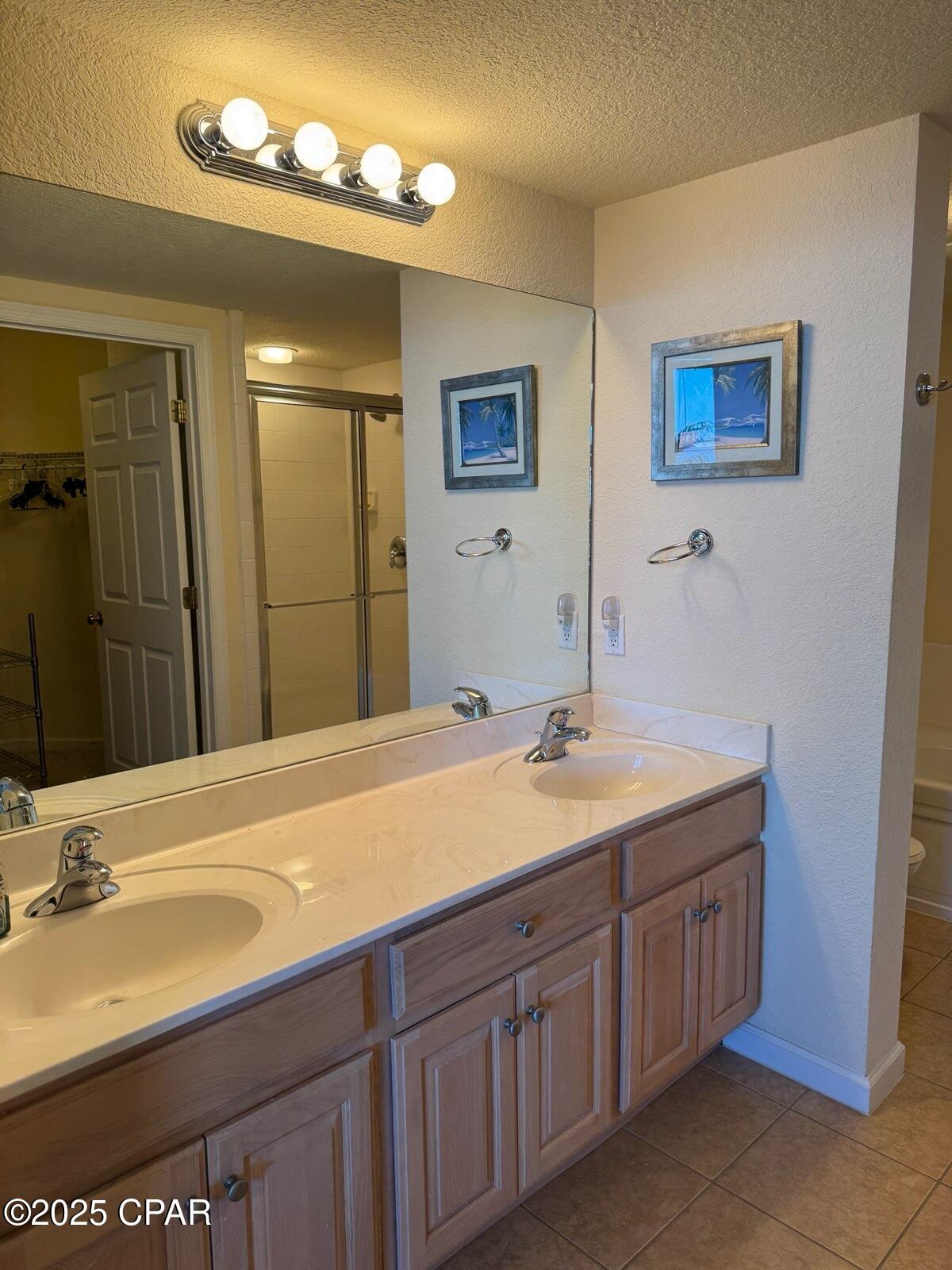 Hibiscus By The Bay - Residential