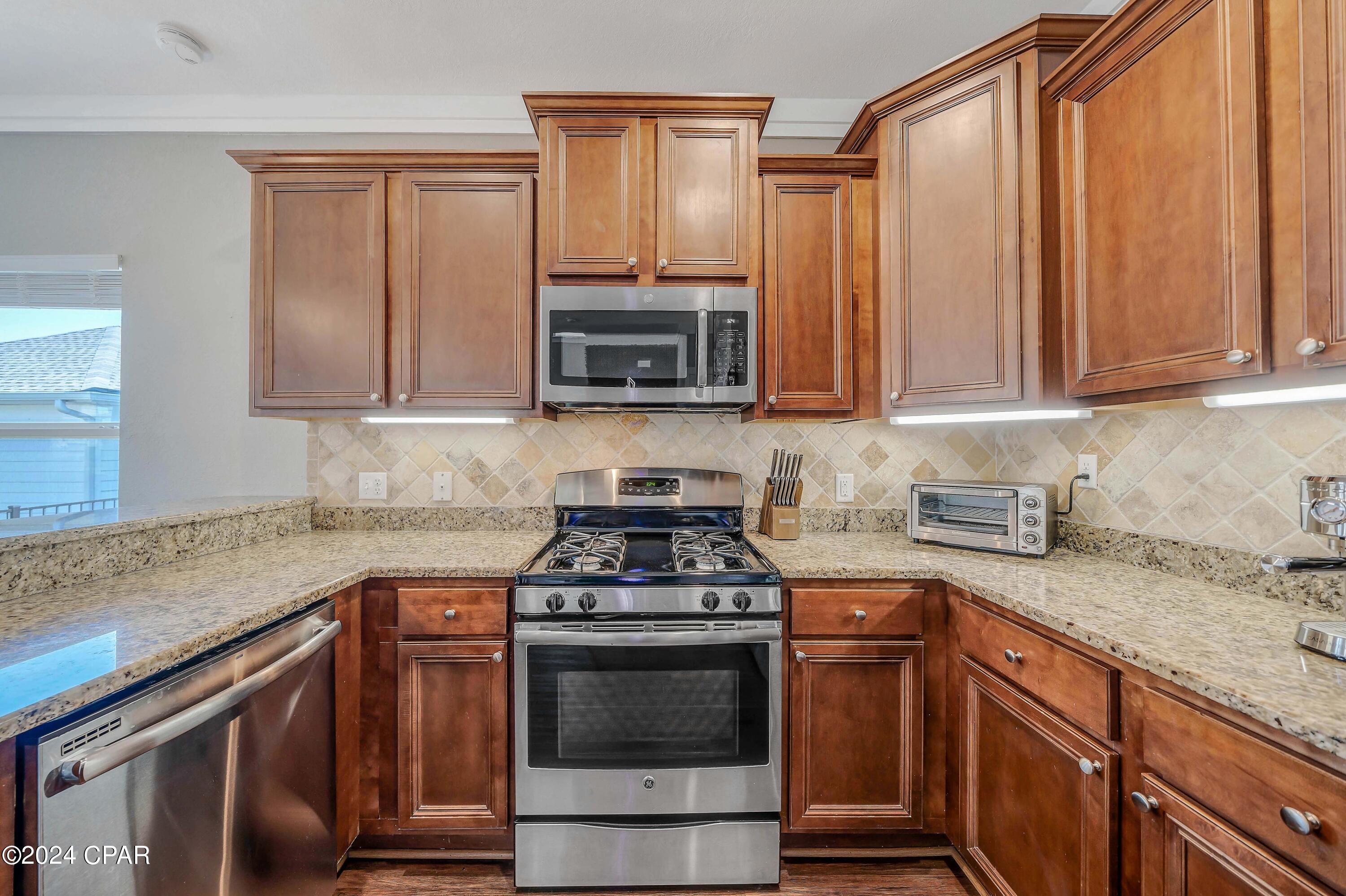 Magnolia Bay Club - Residential