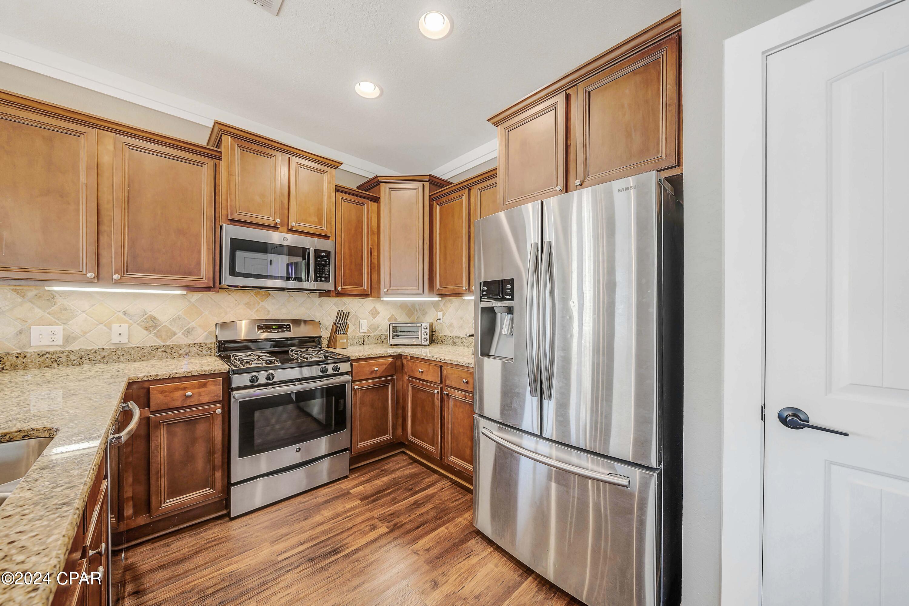 Magnolia Bay Club - Residential