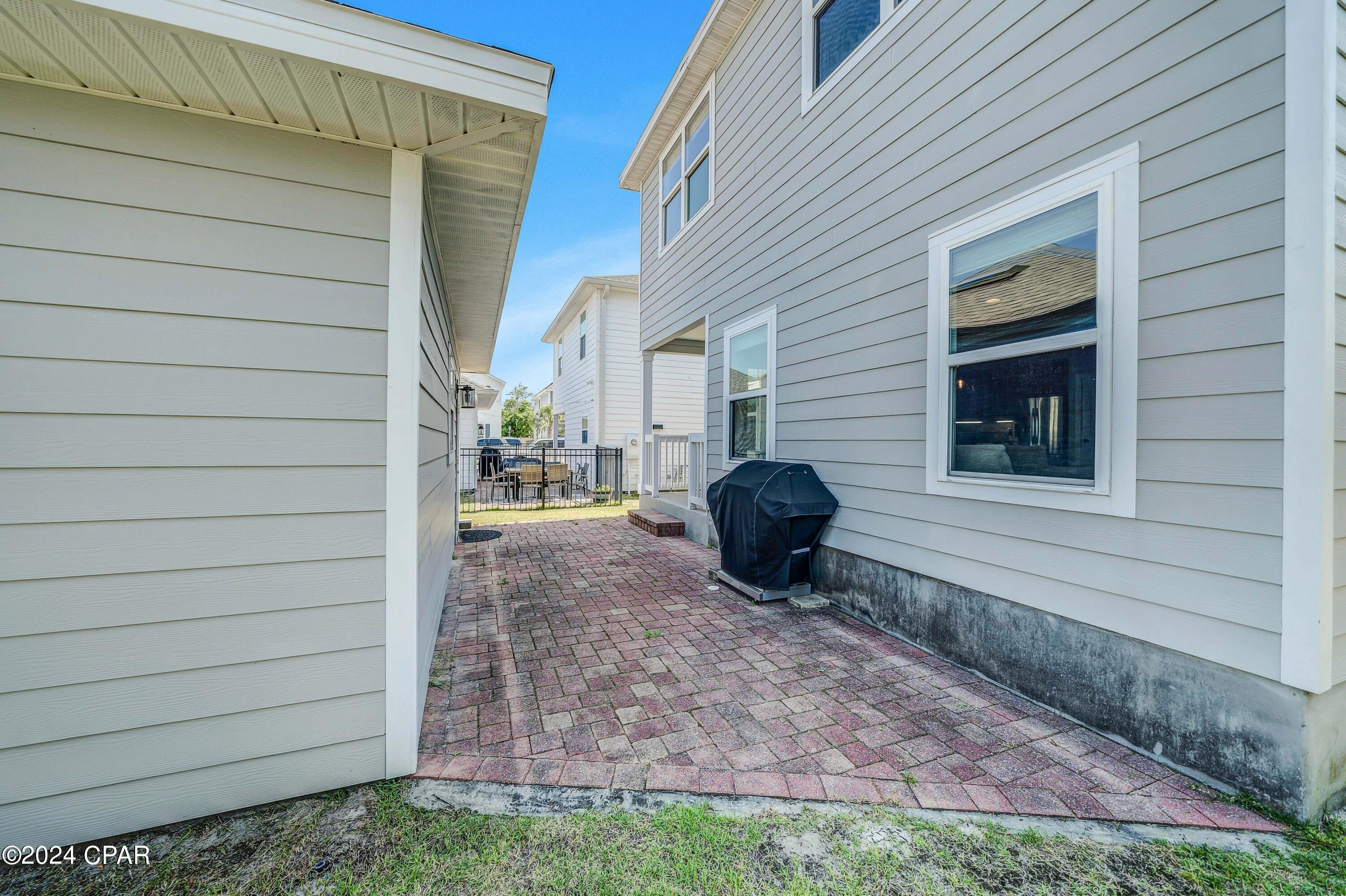 Magnolia Bay Club - Residential