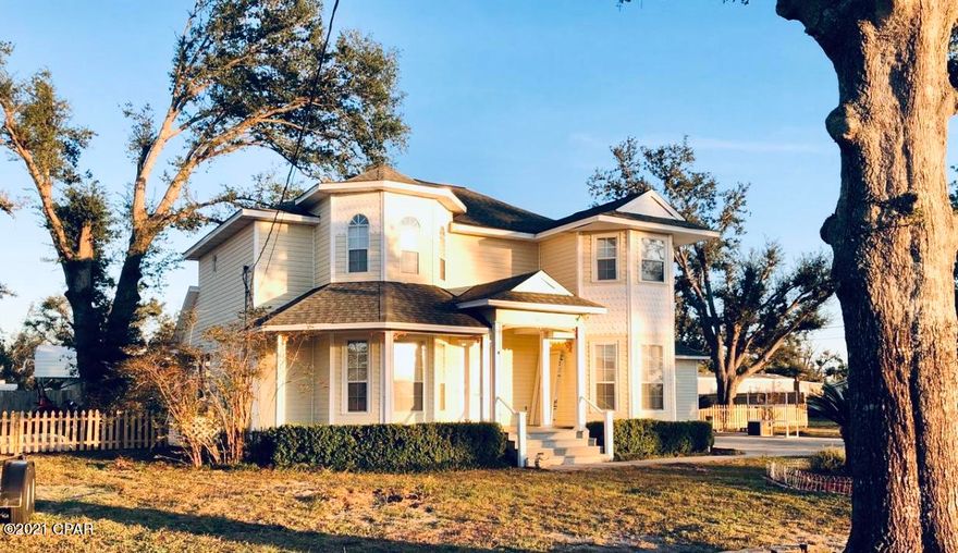 Measurements are approximate...



Come see this beautiful 2 story, 3 bedroom, 2.5 bath home on a large lot, very close to Riverside Subdivision and North Bay Haven School  The home has a large living area that opens up to a Florida room.  The home also has a large kitchen with lots of cabinet space, a formal dining area and very large laundry room.  The master suite has a tiled shower and separate garden tub, and walk in closet space.  The large yard has a deck, and a workshop!  This is a perfect home for a large family.