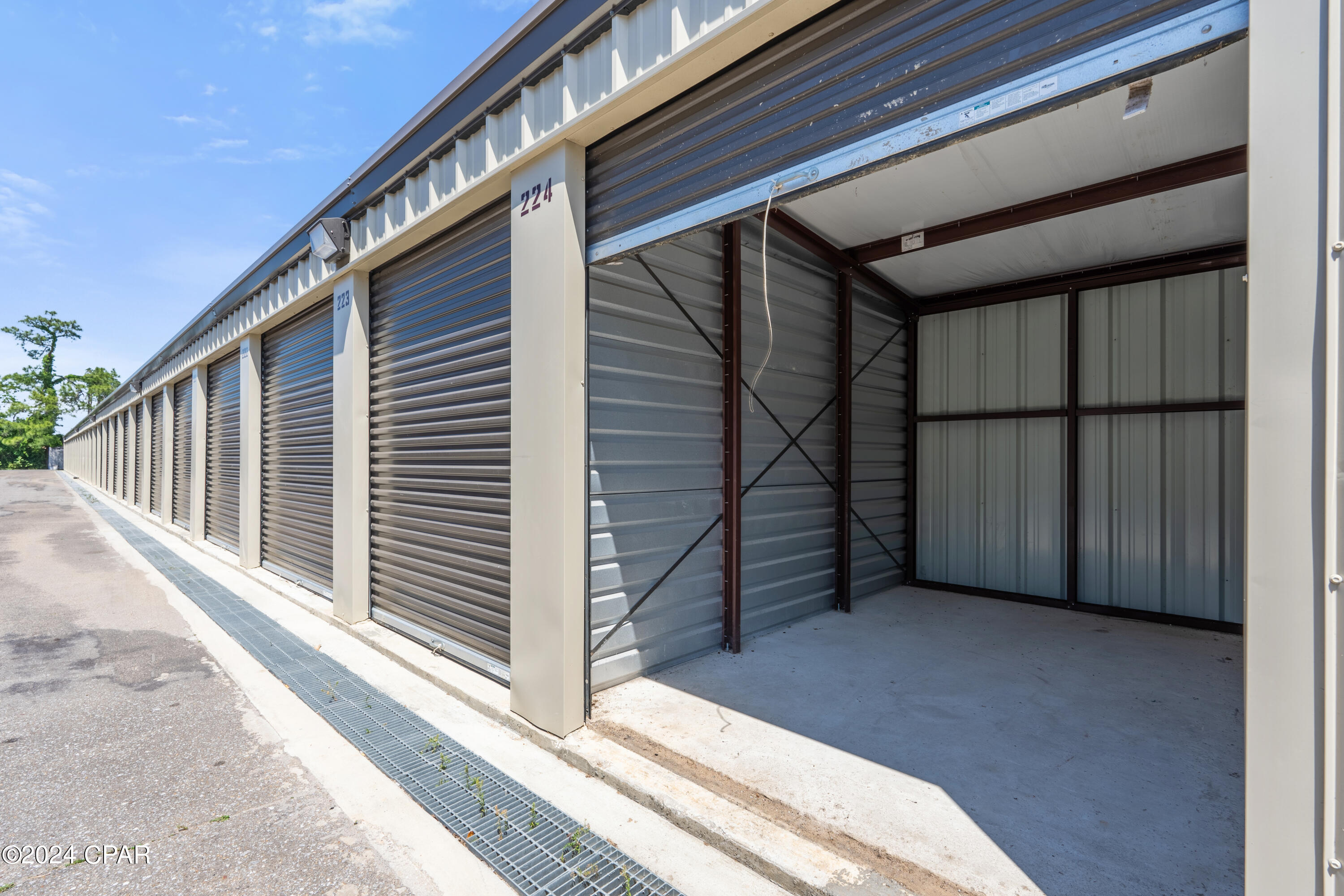 [No Recorded Subdiv] - Commercial Sale