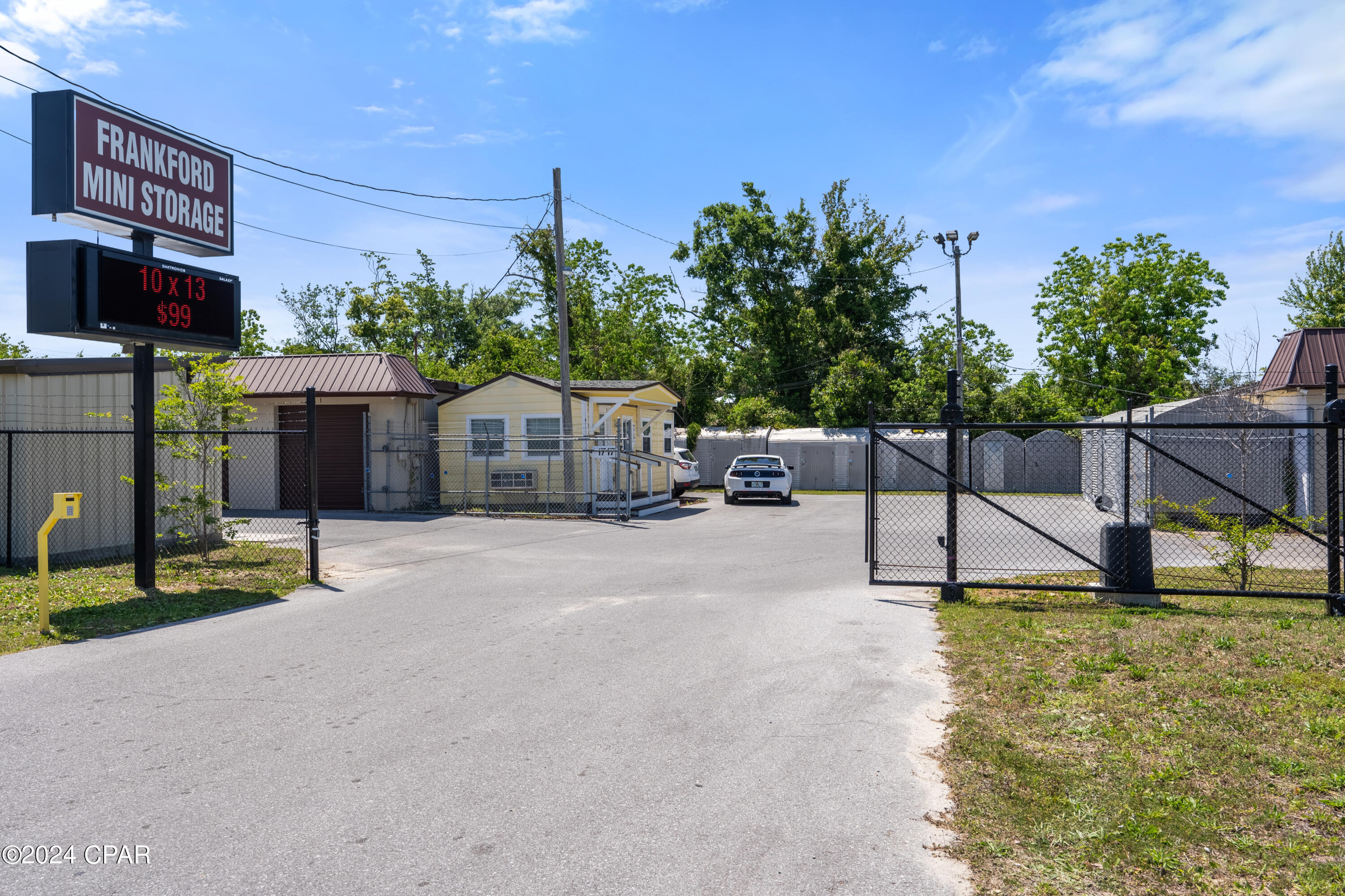 [No Recorded Subdiv] - Commercial Sale