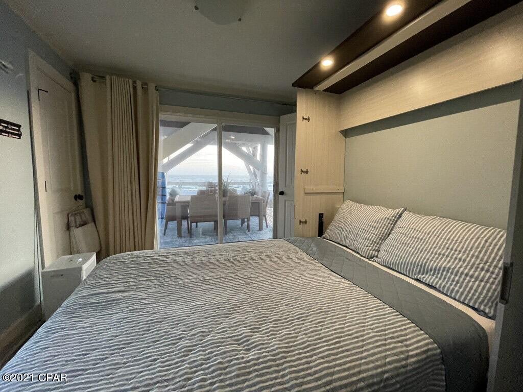 Gulf Lagoon Beach - Residential