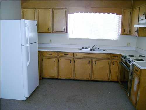 Bay Park Manor - Residential Lease