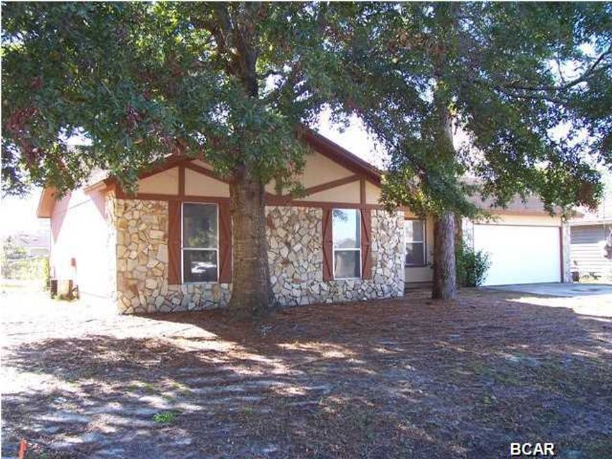 3BR 2BA home with garage. This home features an open living area with fireplace. Pets Negotiable.