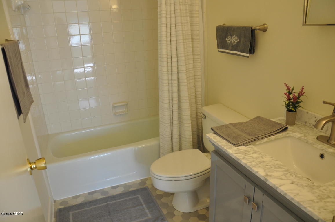 Bay Club Condo Ph 1 - Residential