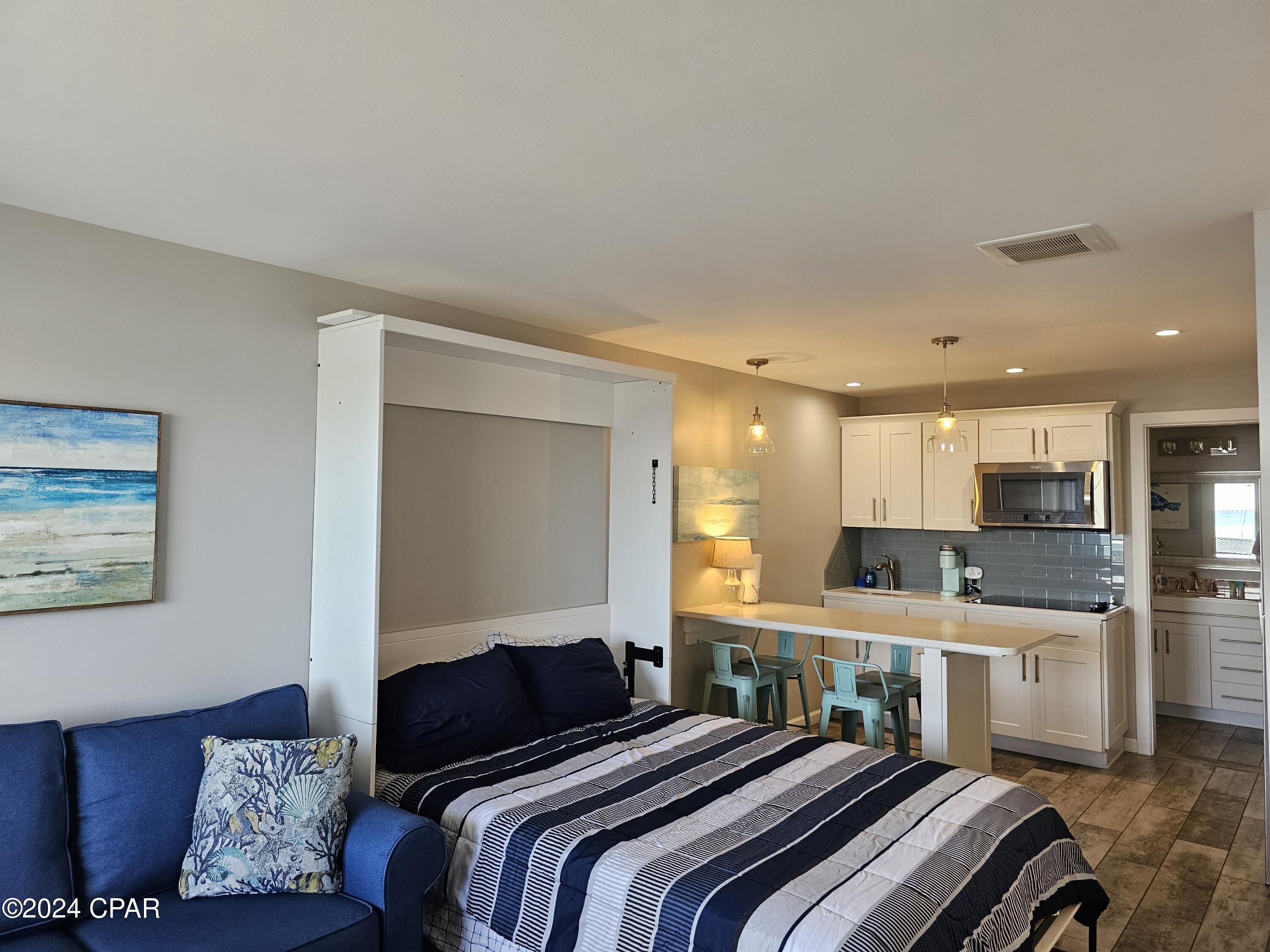 Fontainebleau Terrace - Residential