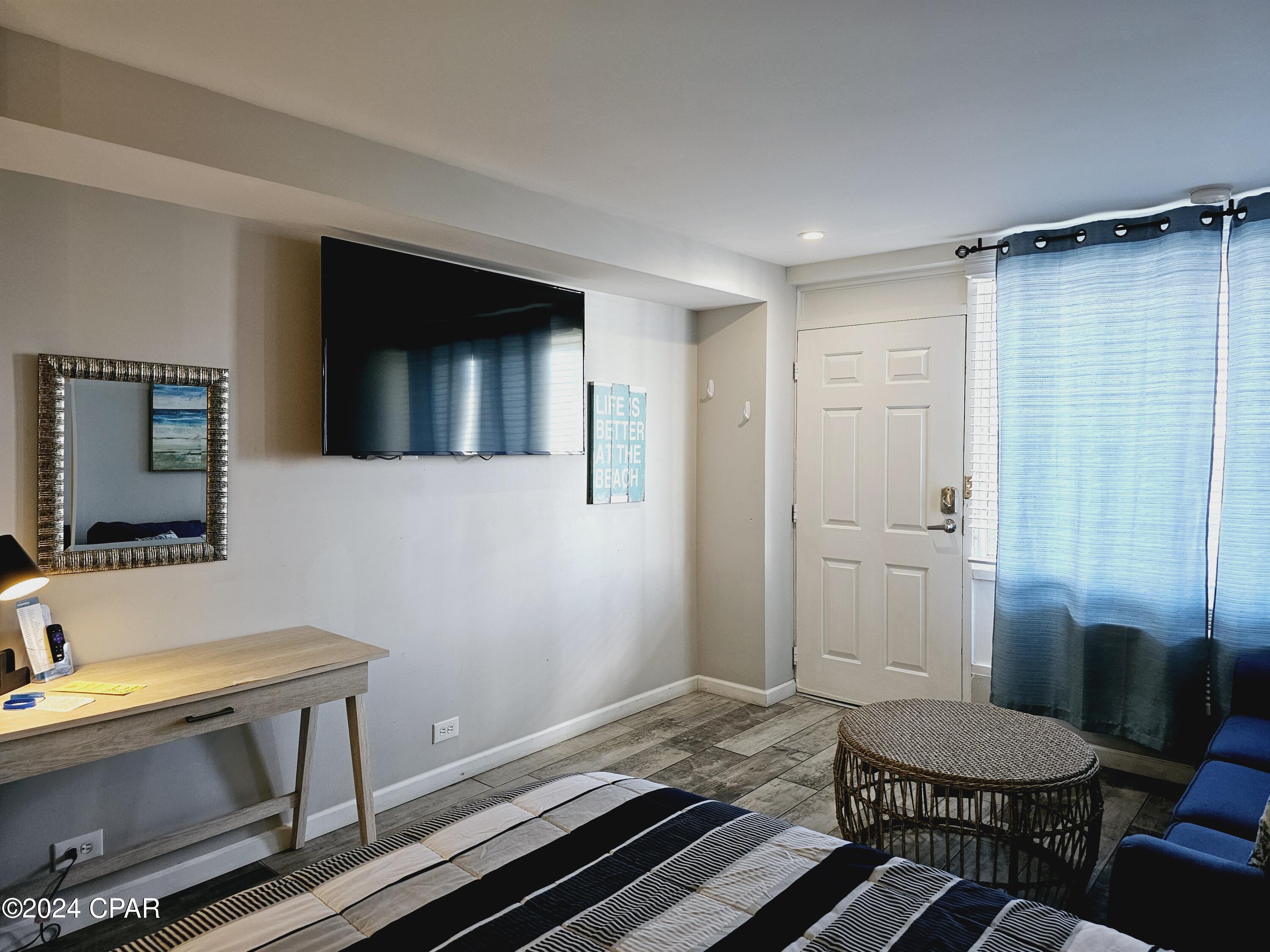 Fontainebleau Terrace - Residential