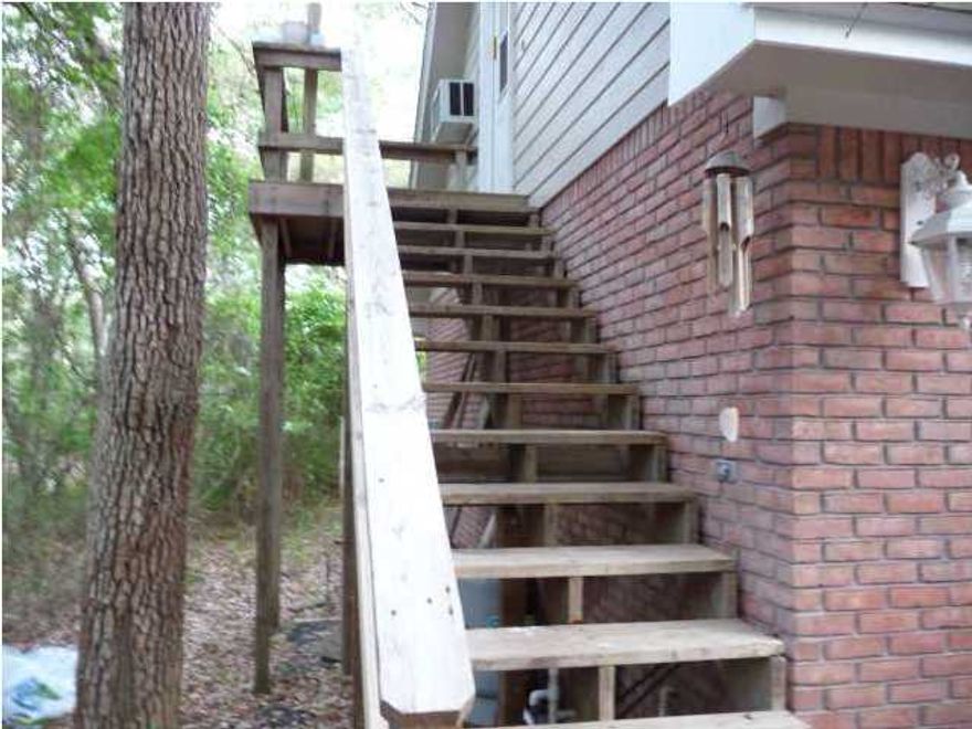 Quiet area of Deer Point Lake, 1 bath efficiency apartment above garage. Hard wood flooring, tile shower. On well and septic. No Pets No Smoking