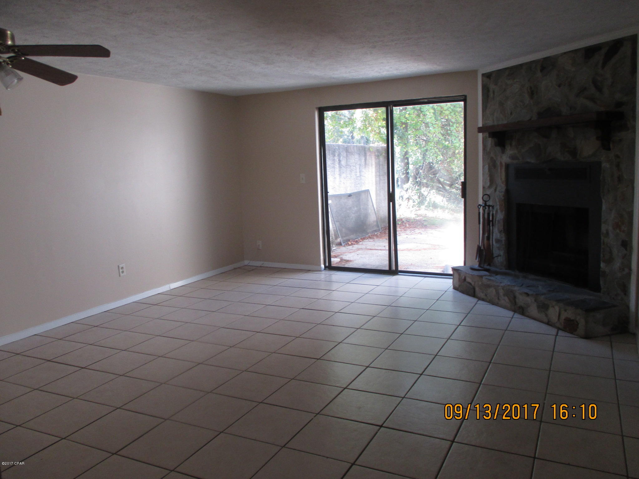 [No Recorded Subdiv] - Residential Lease
