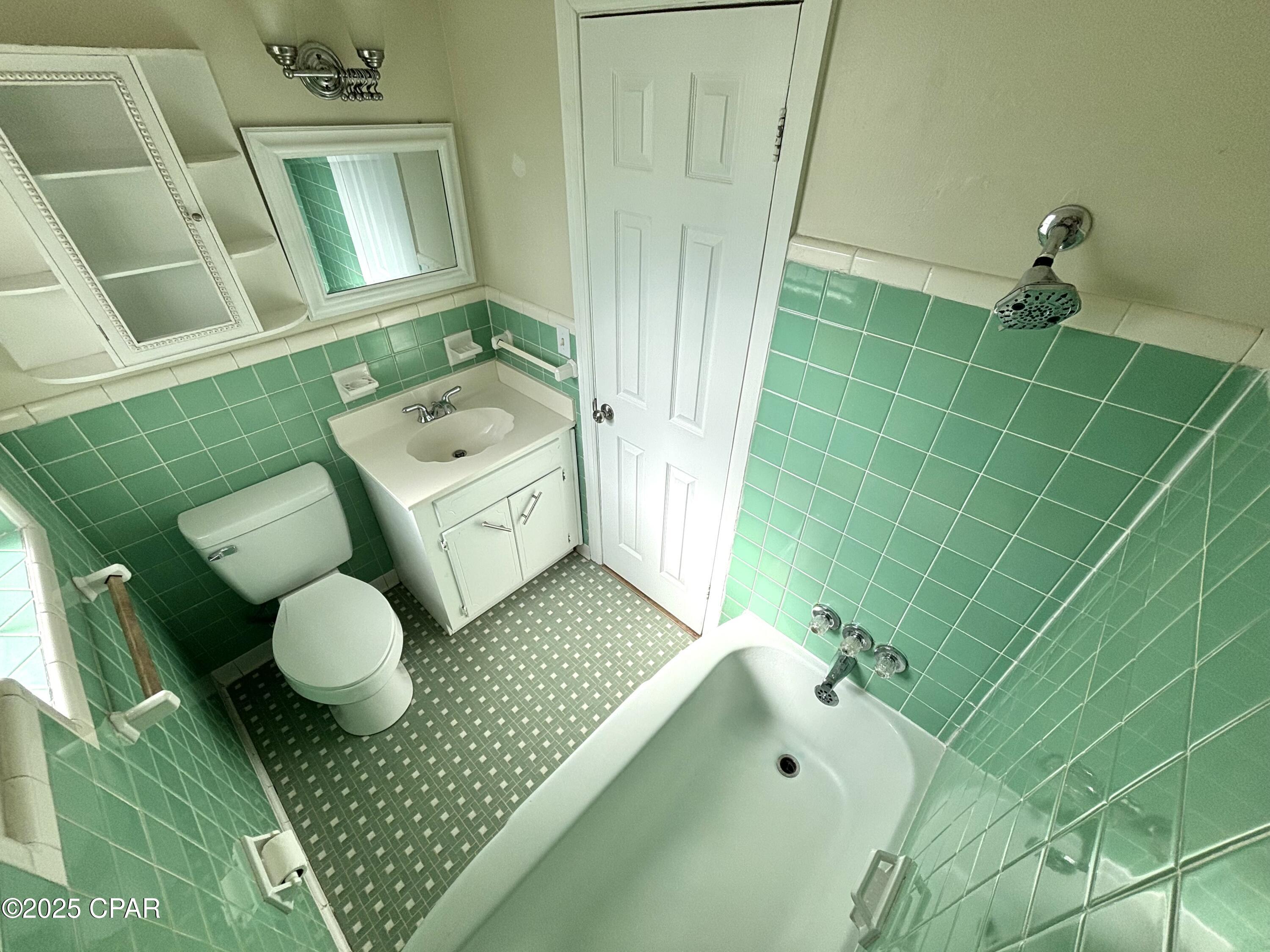 Caroline Add Unit 1 Amend - Residential Lease