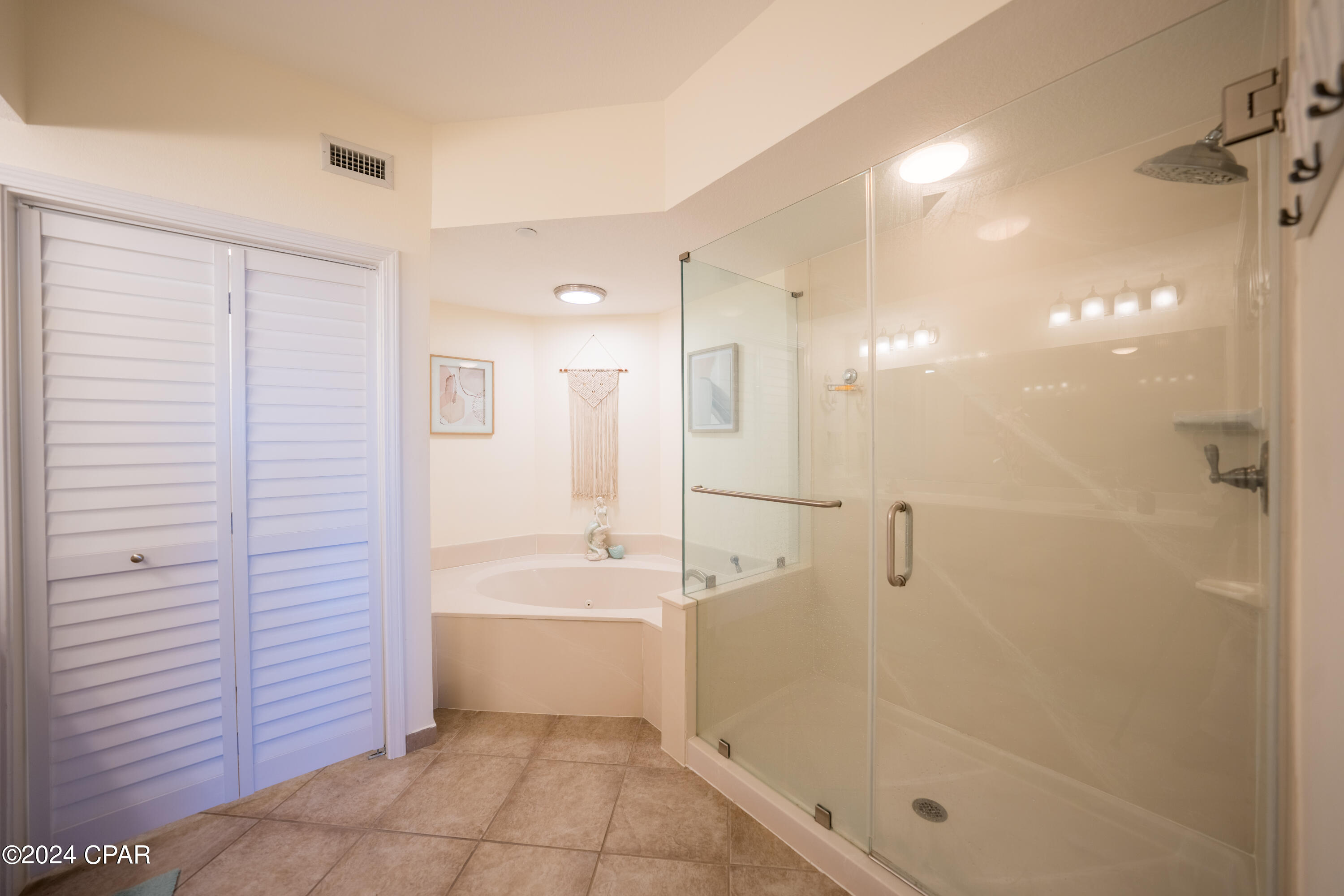 Magnolia Bay Club - Residential