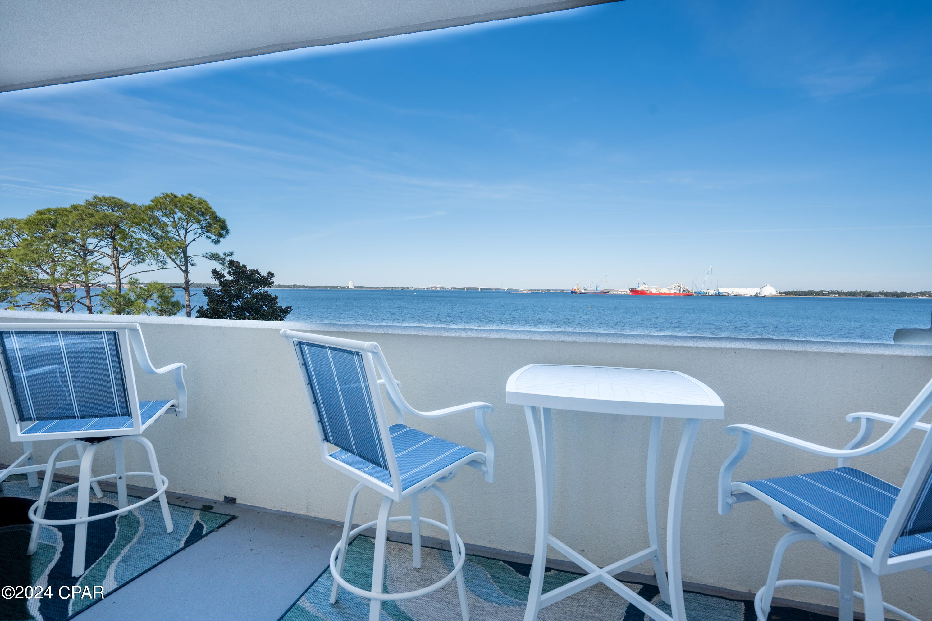 Magnolia Bay Club - Residential