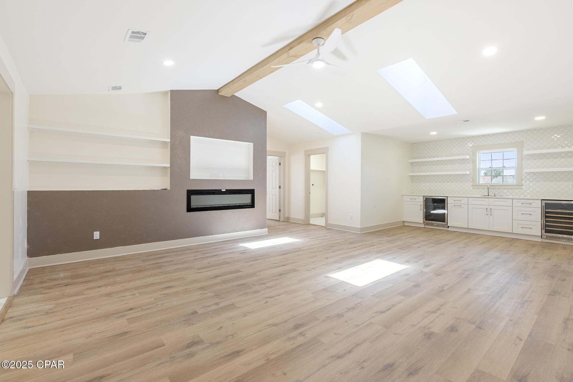 Suntime Beach U-1 - Residential