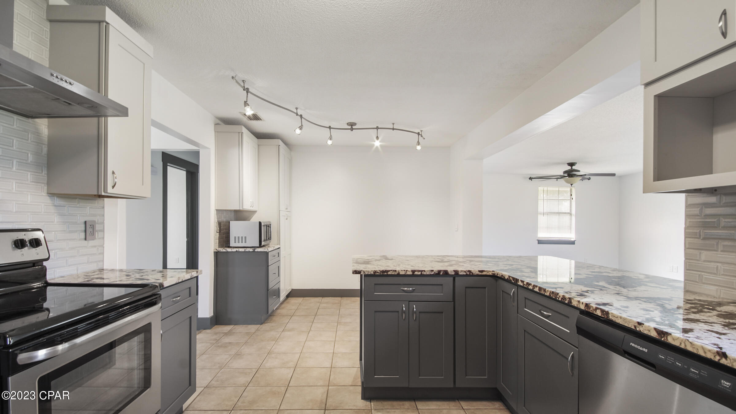 Hentz 1st Add Unit B - Residential