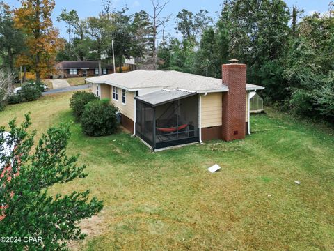 A home in Marianna