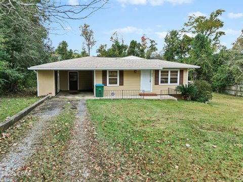 A home in Marianna