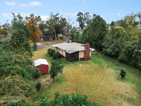 A home in Marianna