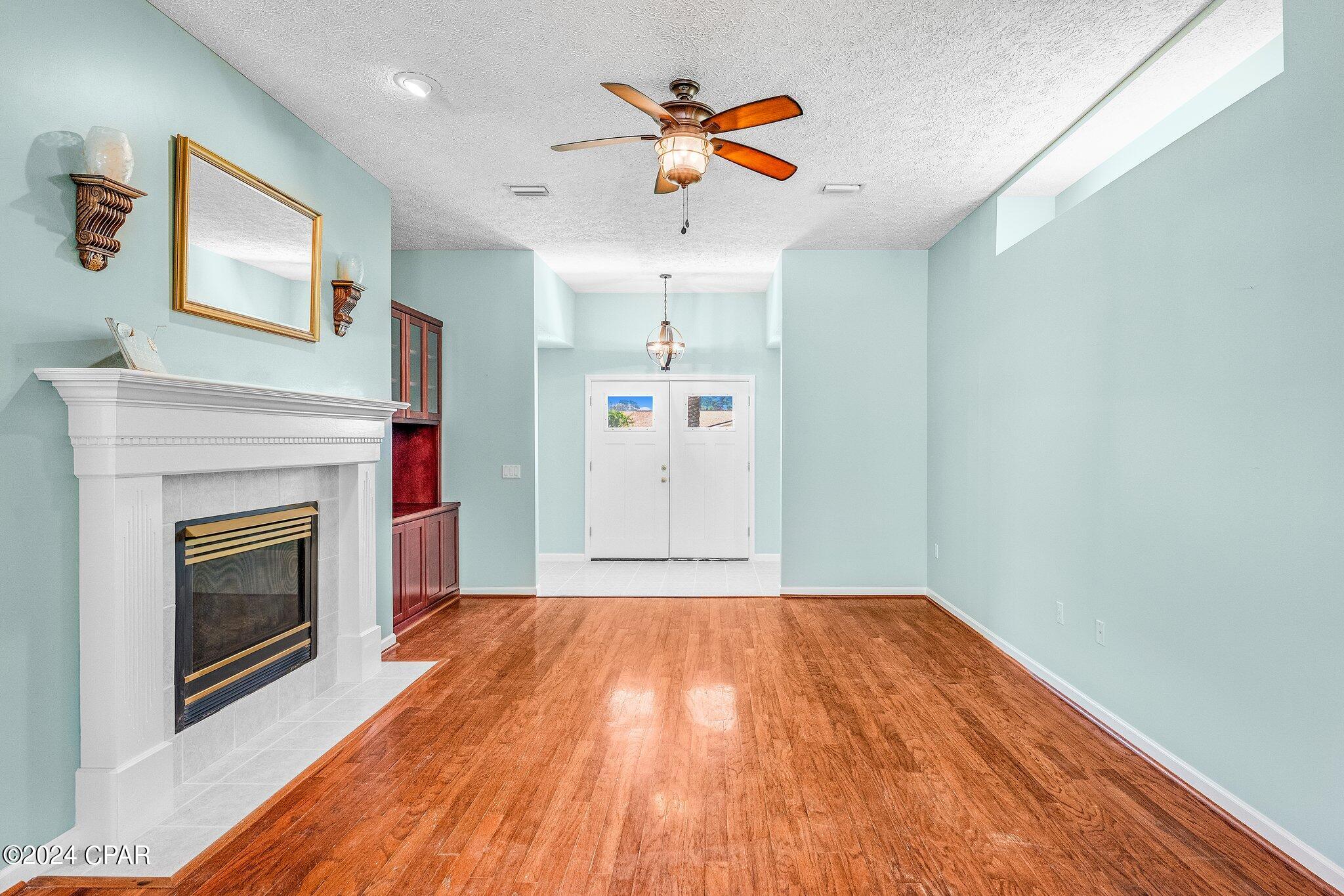 Colony Club - Residential