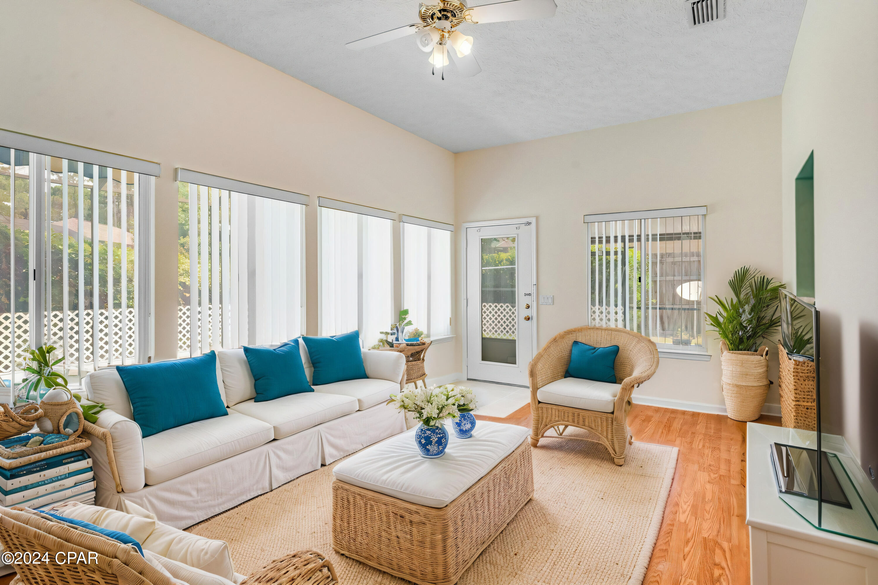 Colony Club - Residential