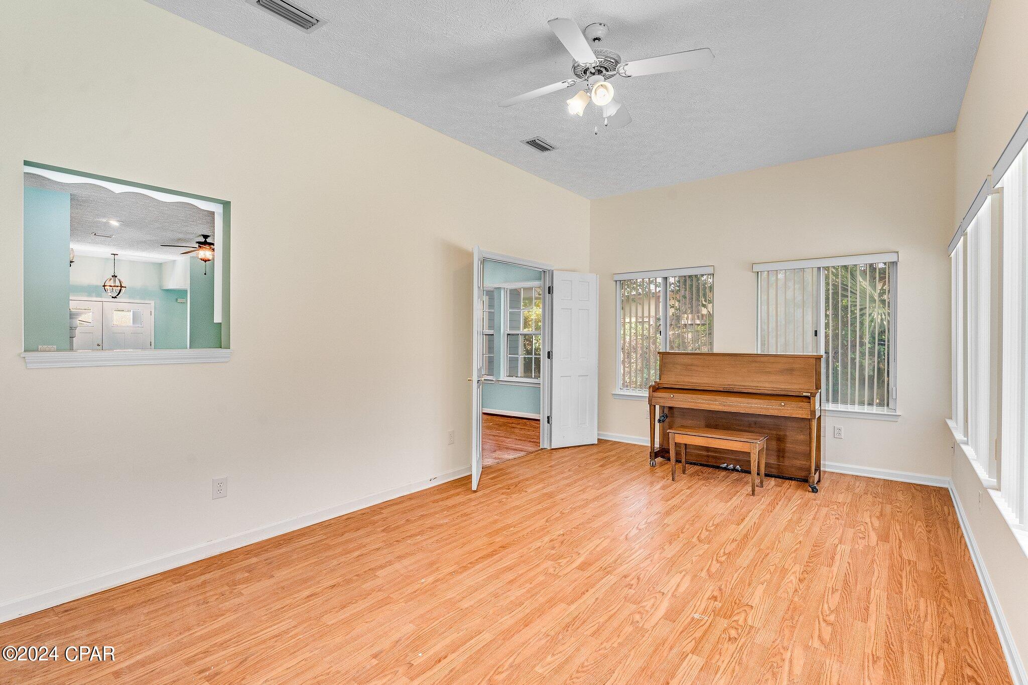 Colony Club - Residential