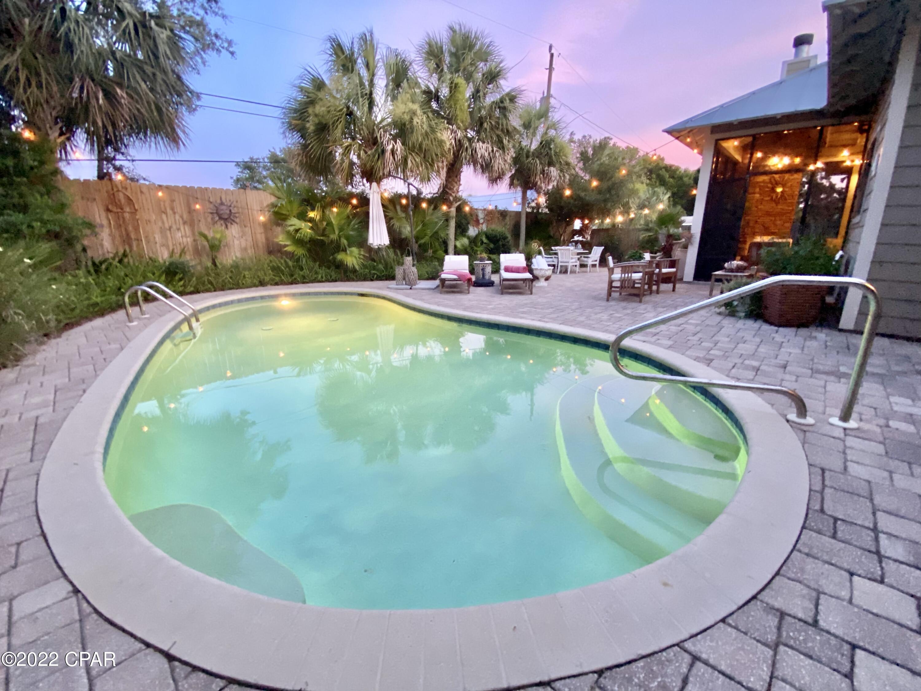 Santa Monica Beach - Residential